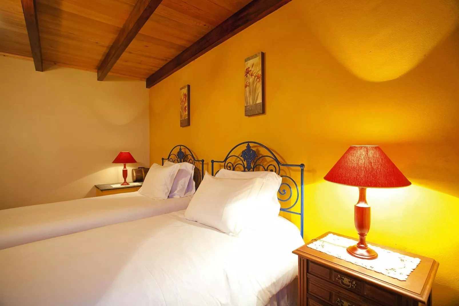 Ferienhäuser Adegas do Pico in Prainha // Adega T2 70-90m2 / sea-Slaapkamer