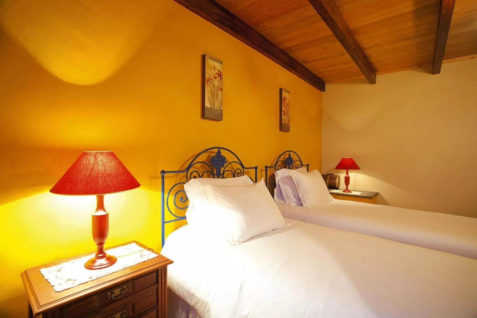 Ferienhäuser Adegas do Pico in Prainha // Adega T2 70-90m2 / sea-Slaapkamer