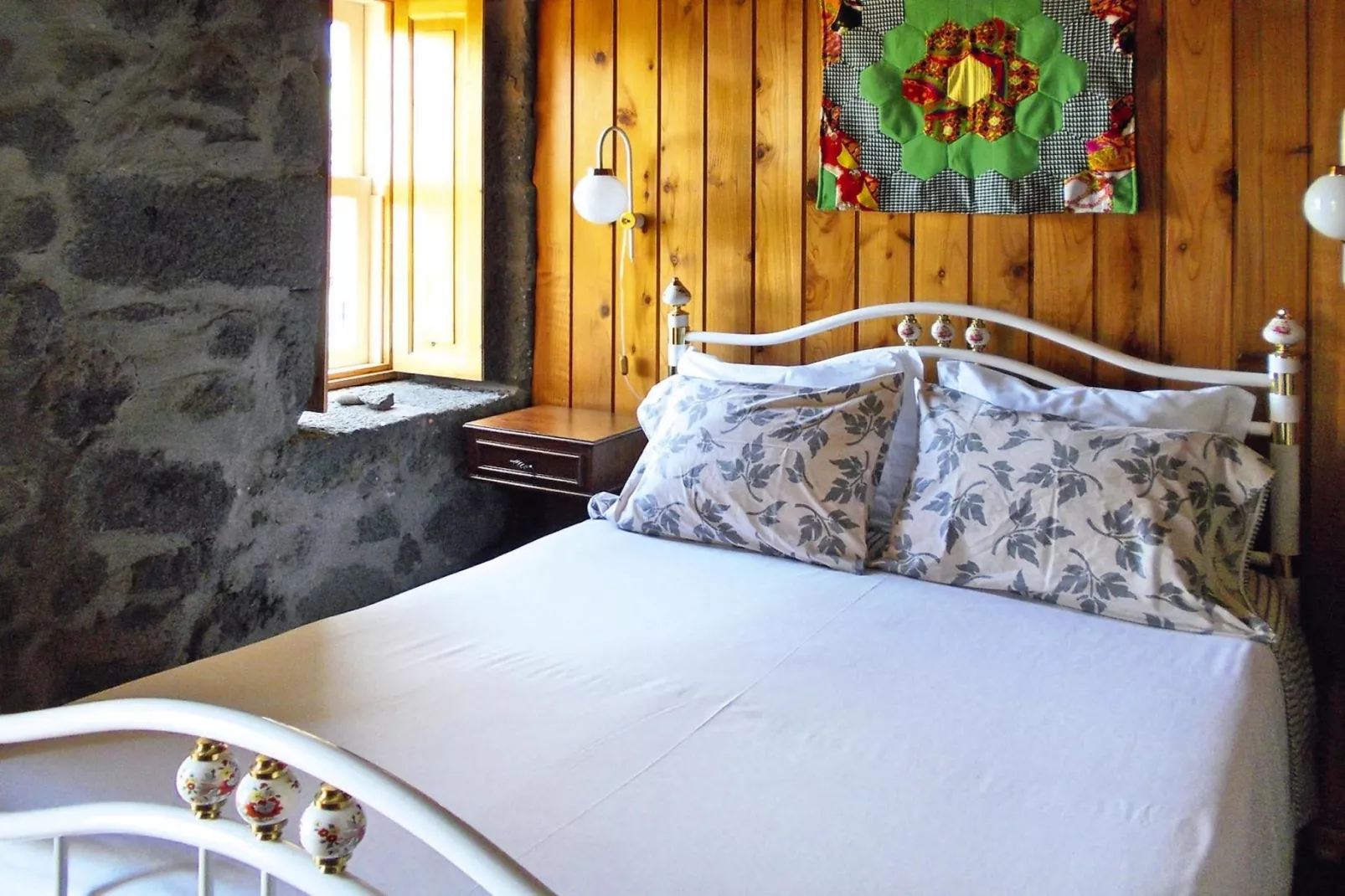Ferienhäuser Adegas do Pico in Prainha // Adega T2 70-90m2 / sea-Slaapkamer