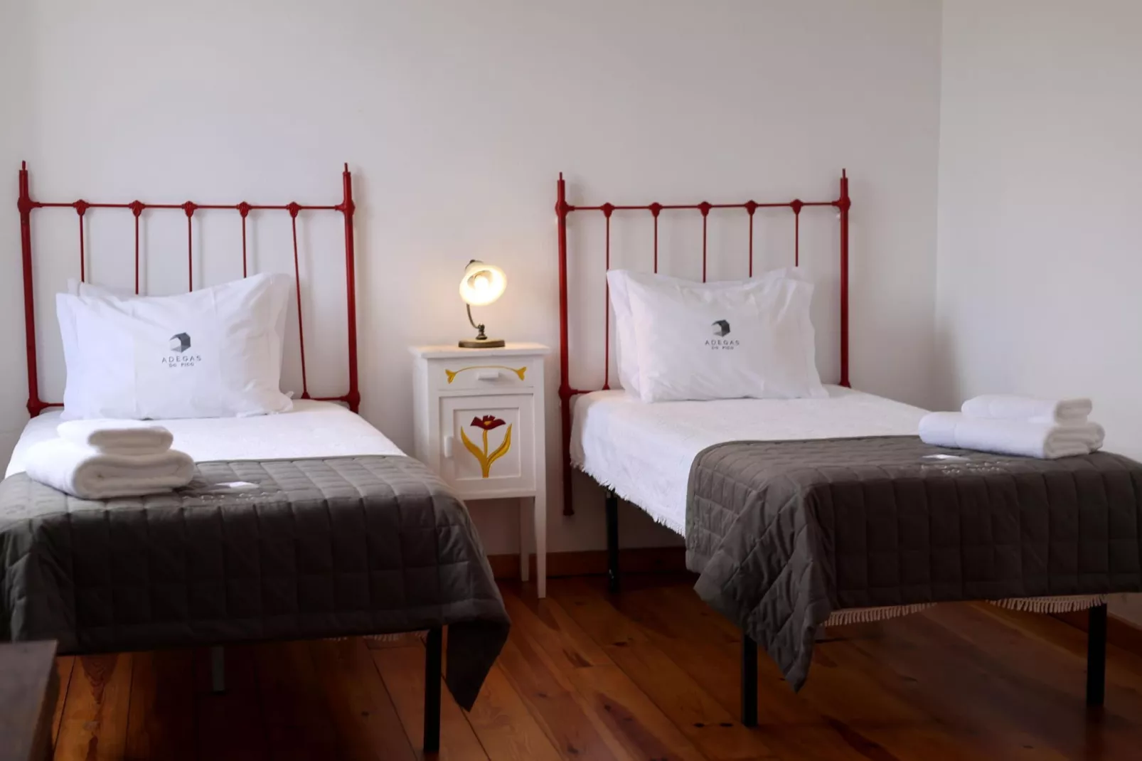 Ferienhäuser Adegas do Pico in Prainha // Adega T2 70-90m2 / sea-Slaapkamer