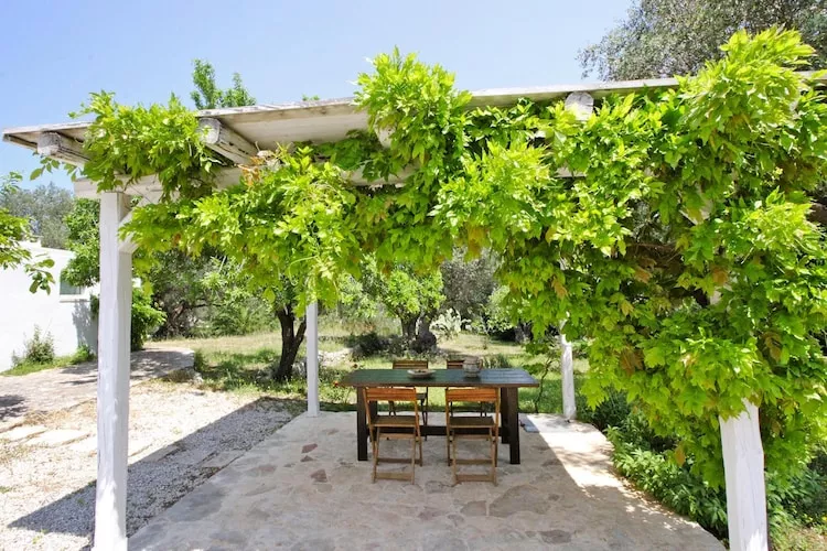 Trullo, Ostuni-Trullo I Giardini-Terrasbalkon