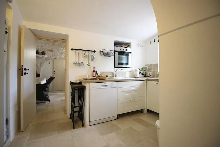 Trullo, Ostuni-Trullo I Giardini-Keuken