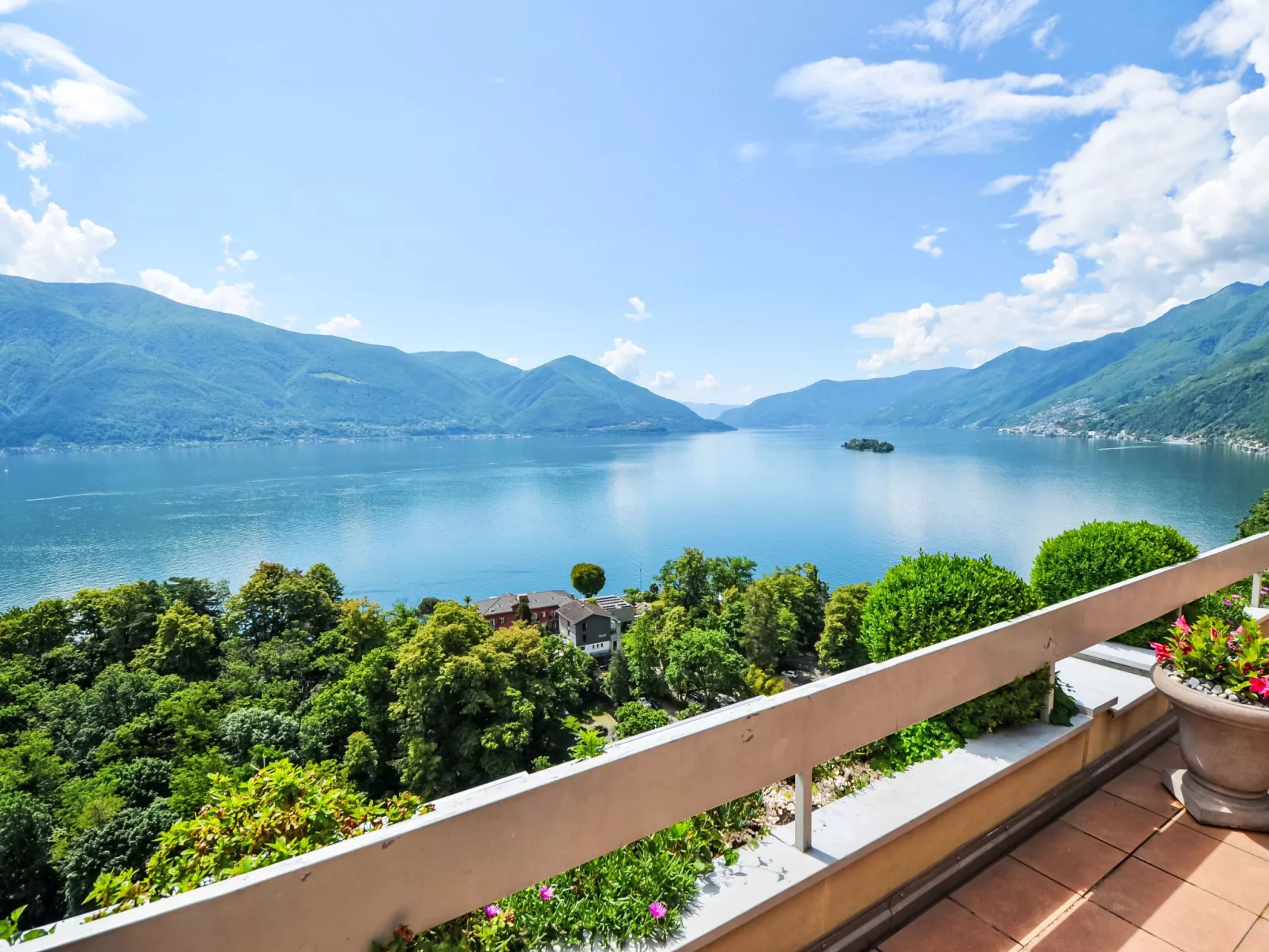 Lakeview App 501-Buiten