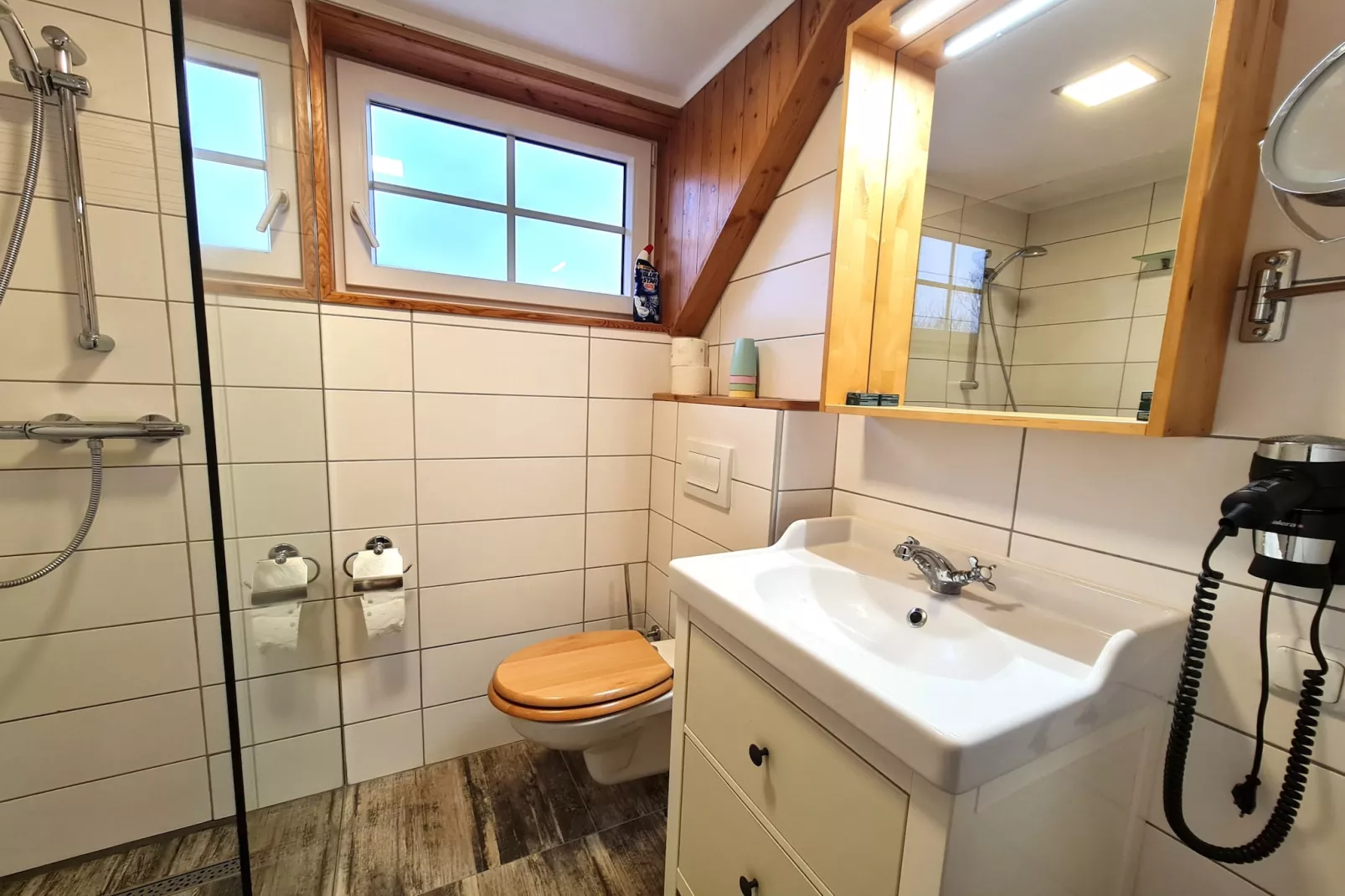 Gurkhof - Top 2 Gurk (Oben)-Badkamer