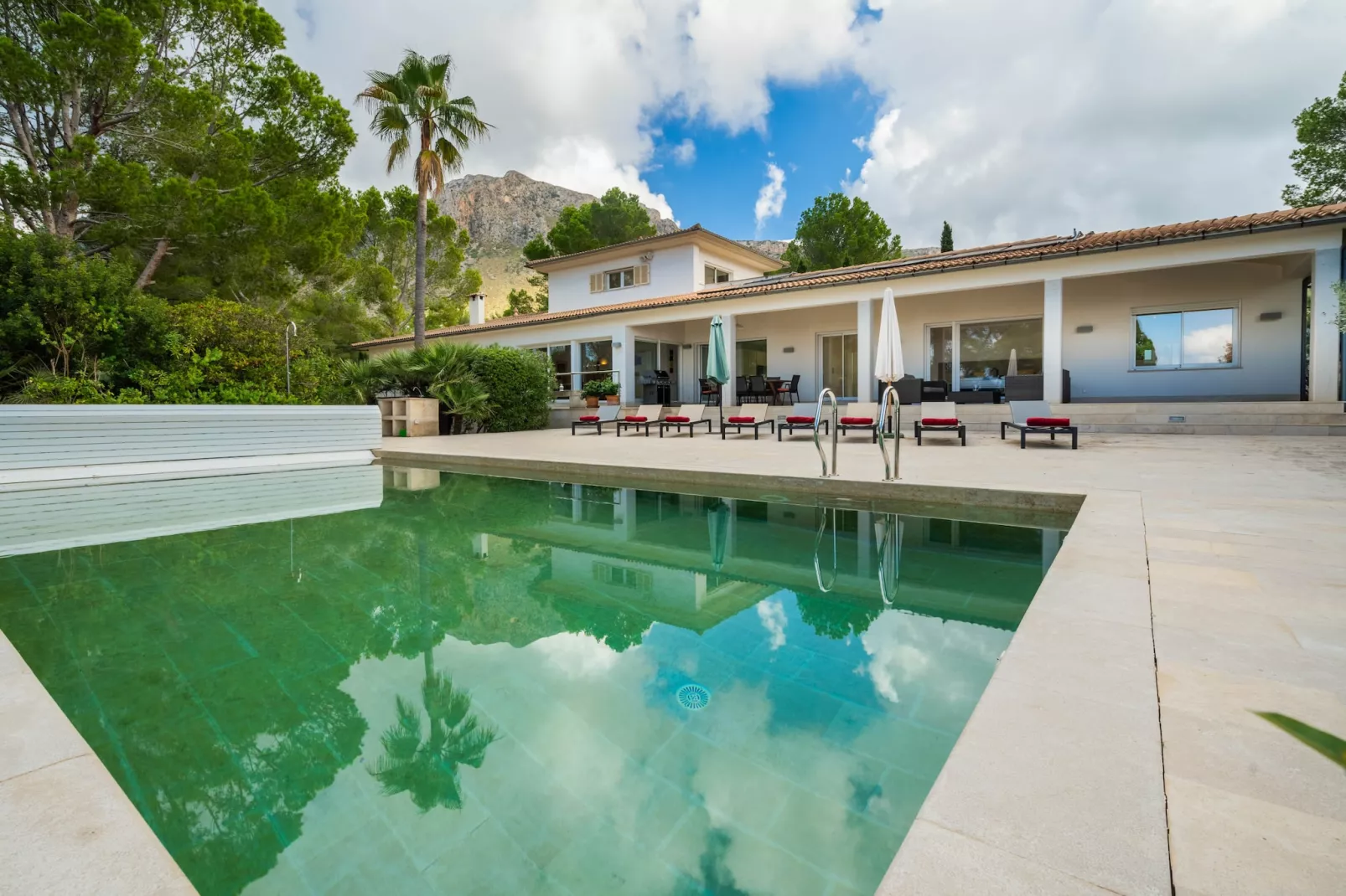 poolofhouse