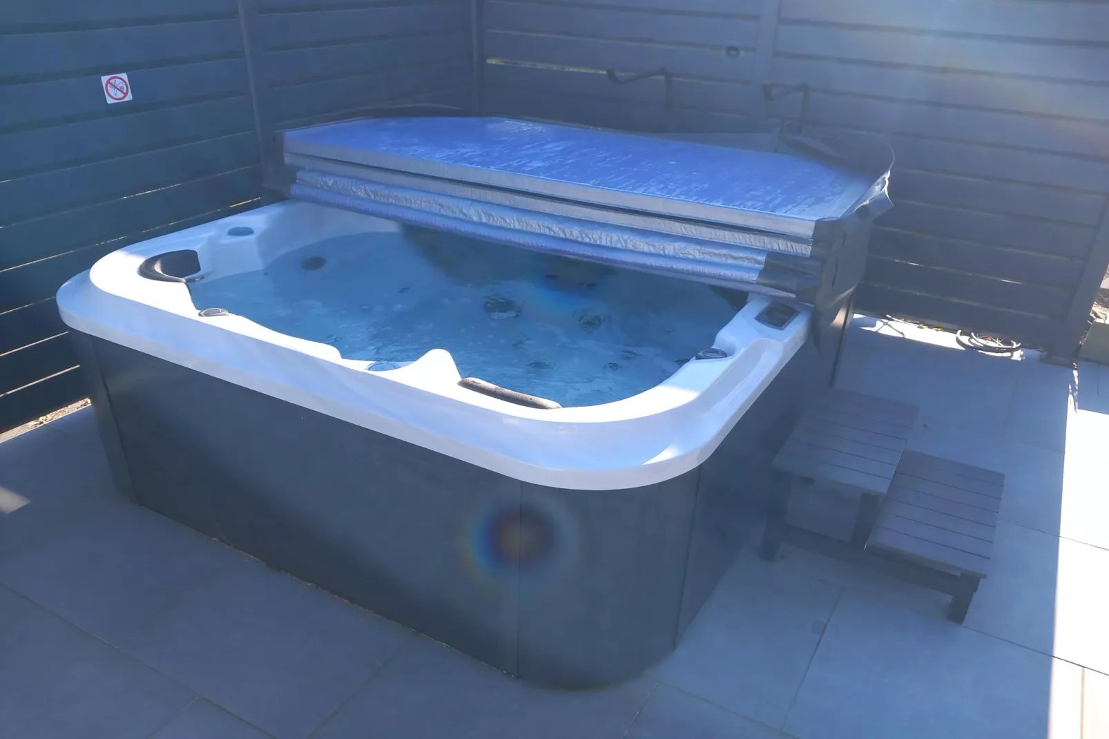Gite à la ferme avec Piscine intérrieur  sauna et bains à remous-Wellness