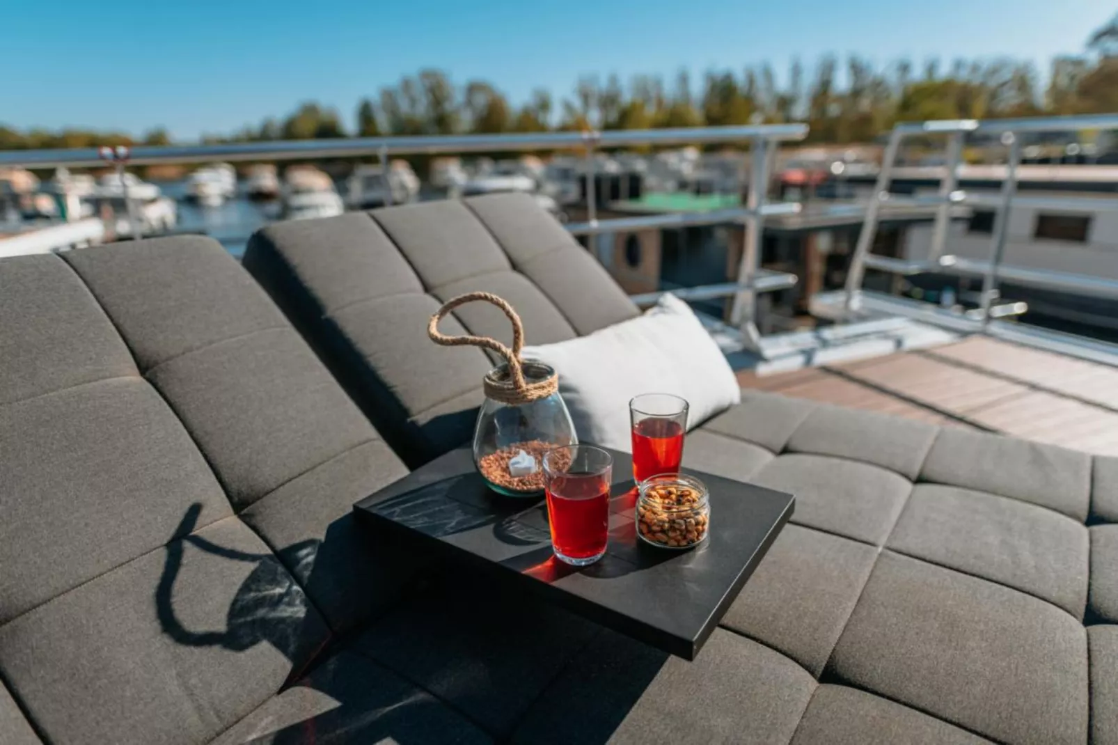 Hausboot in Zehdenick-Terrasbalkon