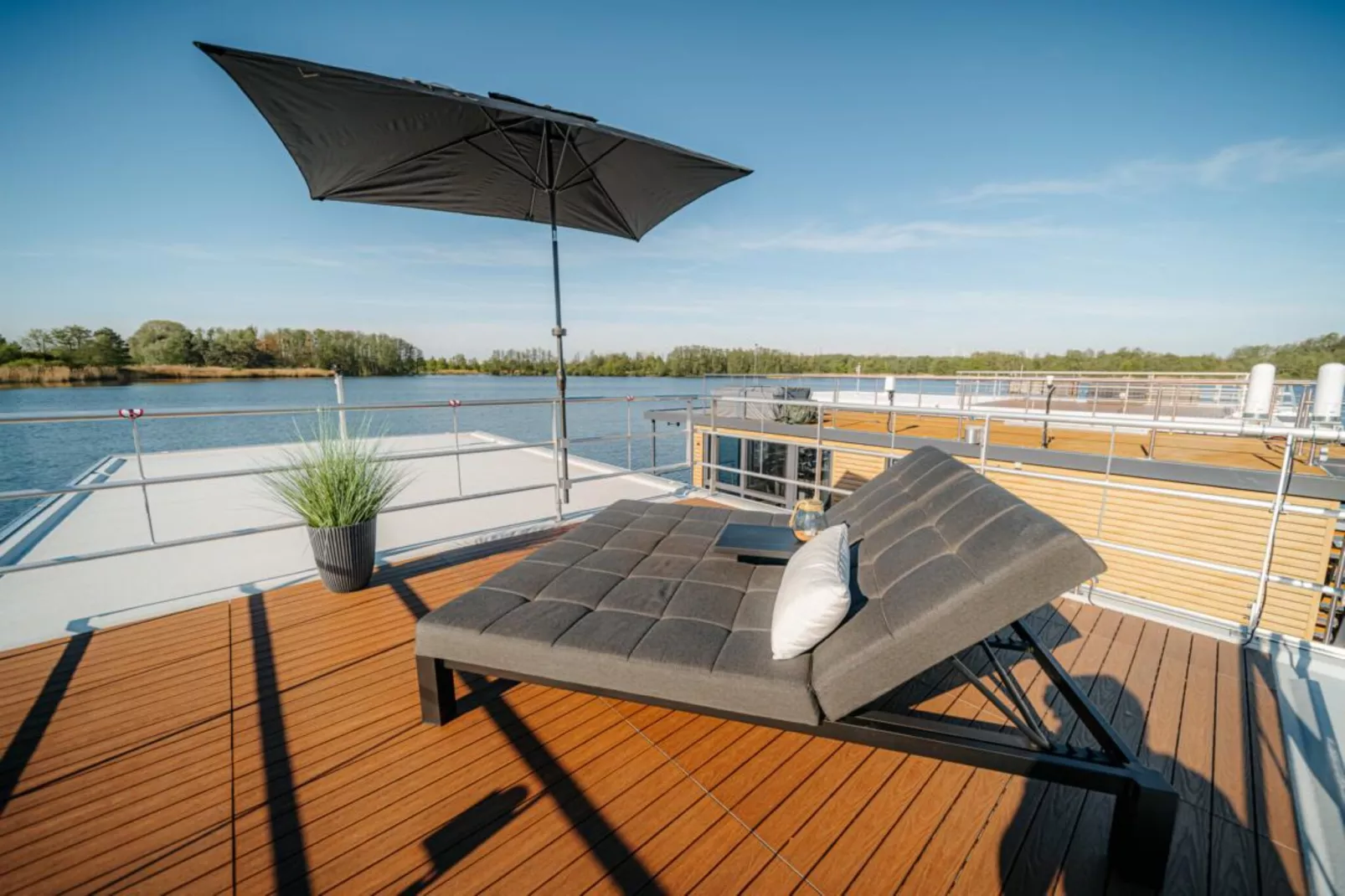 Hausboot in Zehdenick-Terrasbalkon