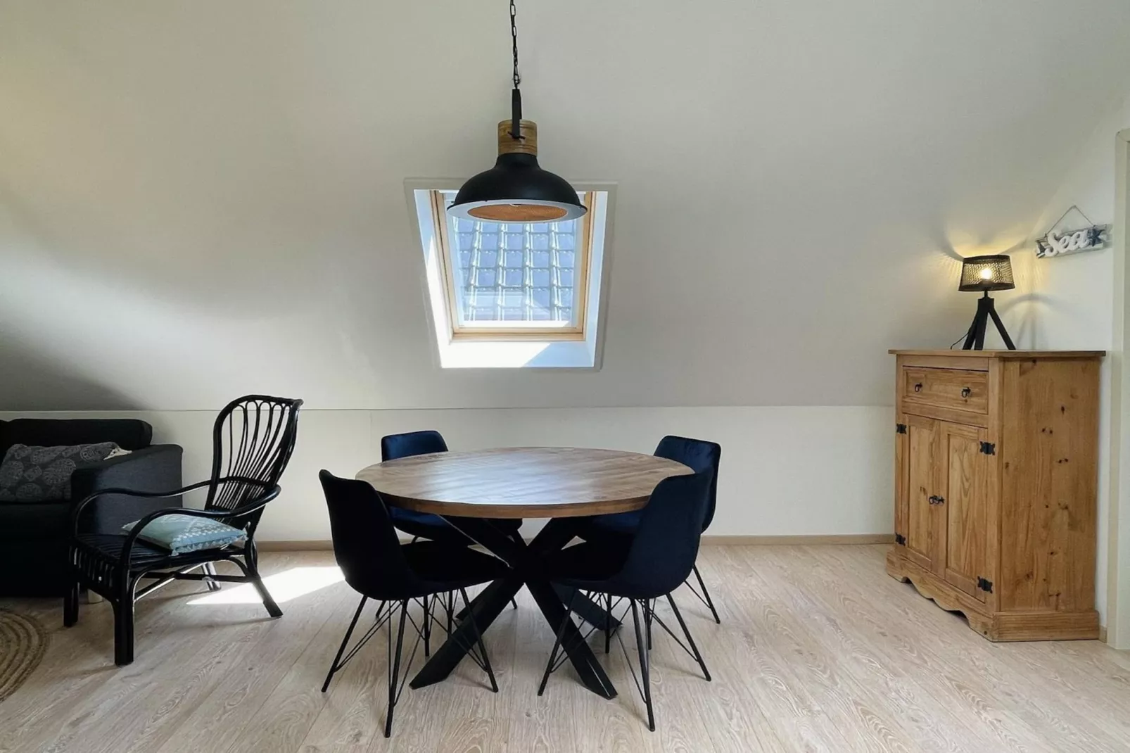 Anzelhoef Apartment Oost-Eetkamer