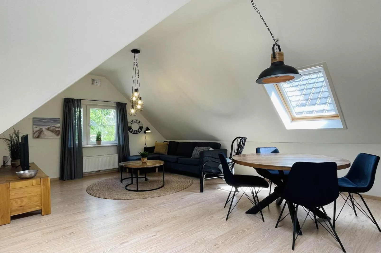 Anzelhoef Apartment Oost-Woonkamer