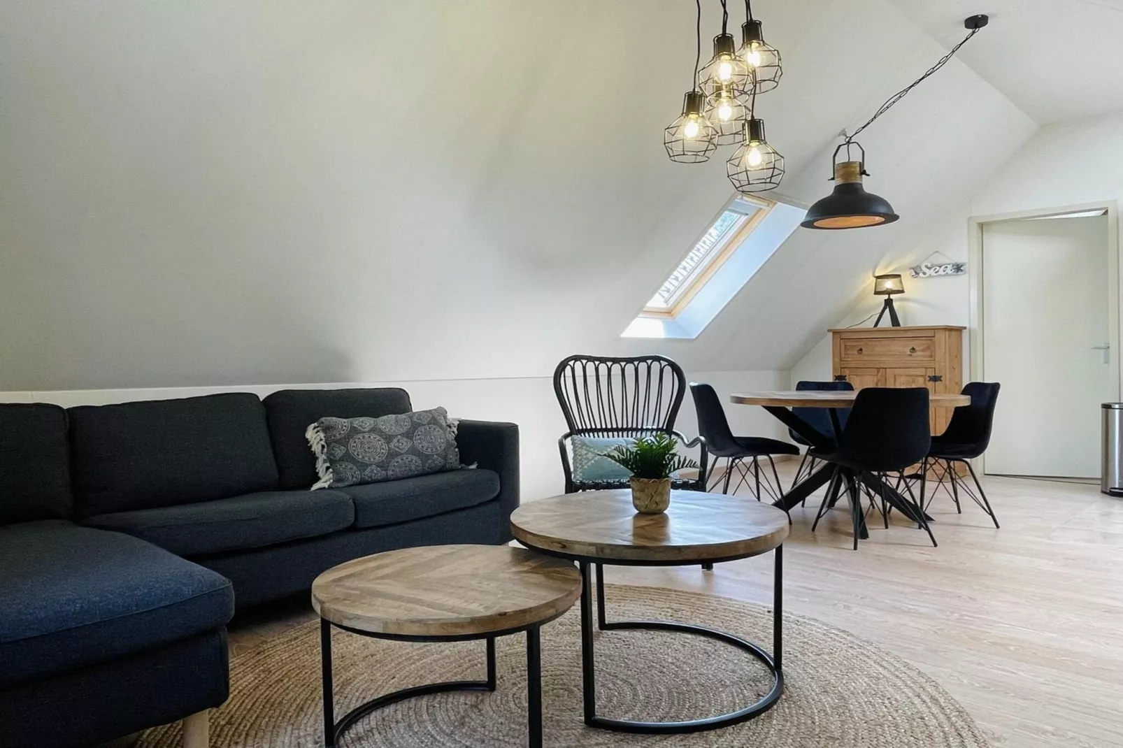 Anzelhoef Apartment Oost-Woonkamer