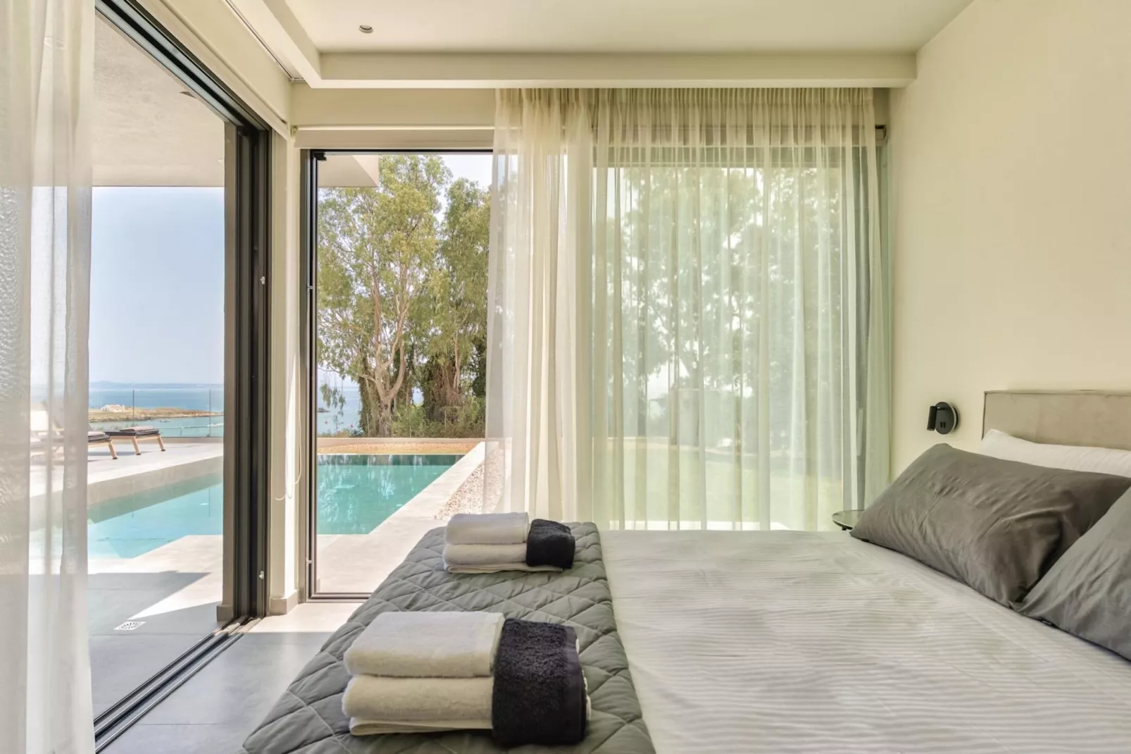 Luxury Villa Mon II Vassilikos
