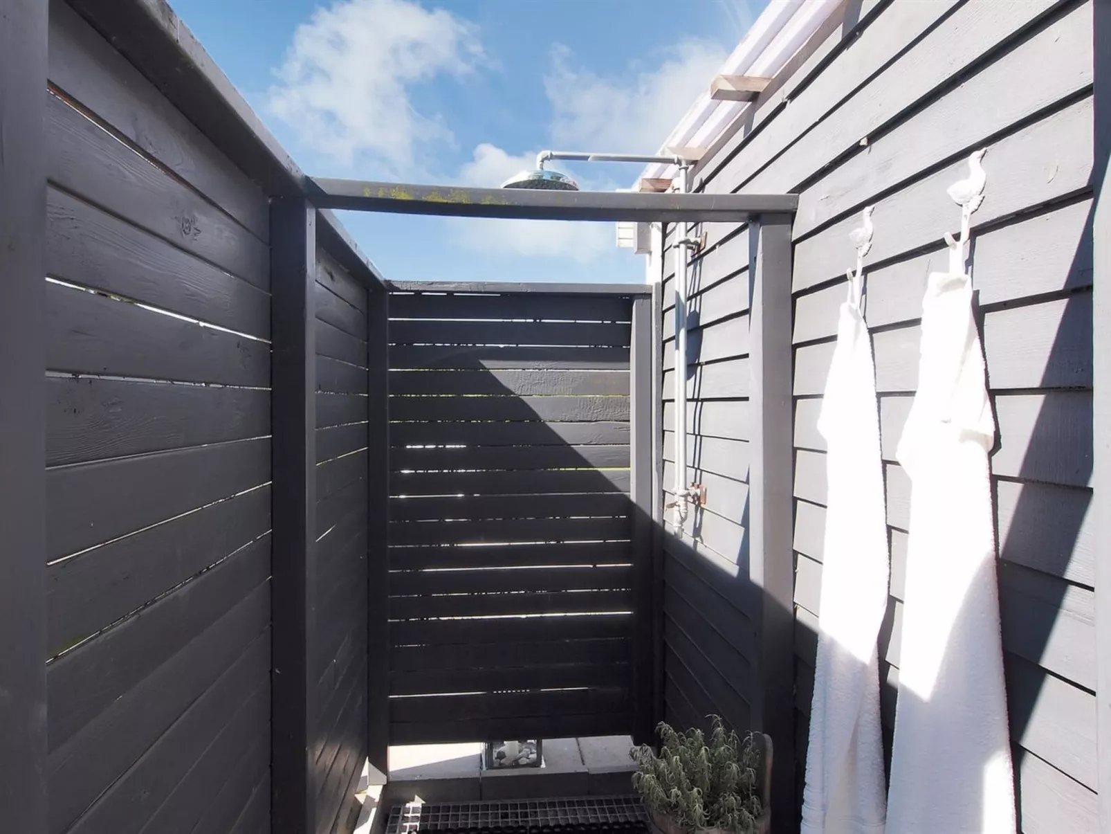 "Iven" - 140m from the sea-Buiten