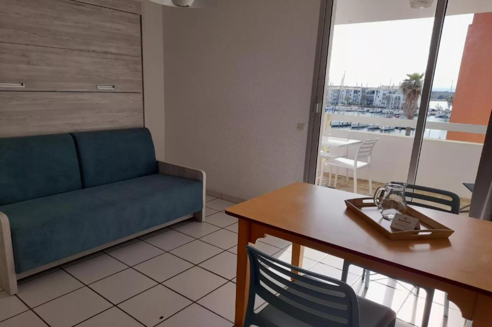 Appartement 1 Pièce 3 Personnes 1  bébé Vue Port-Woonkamer