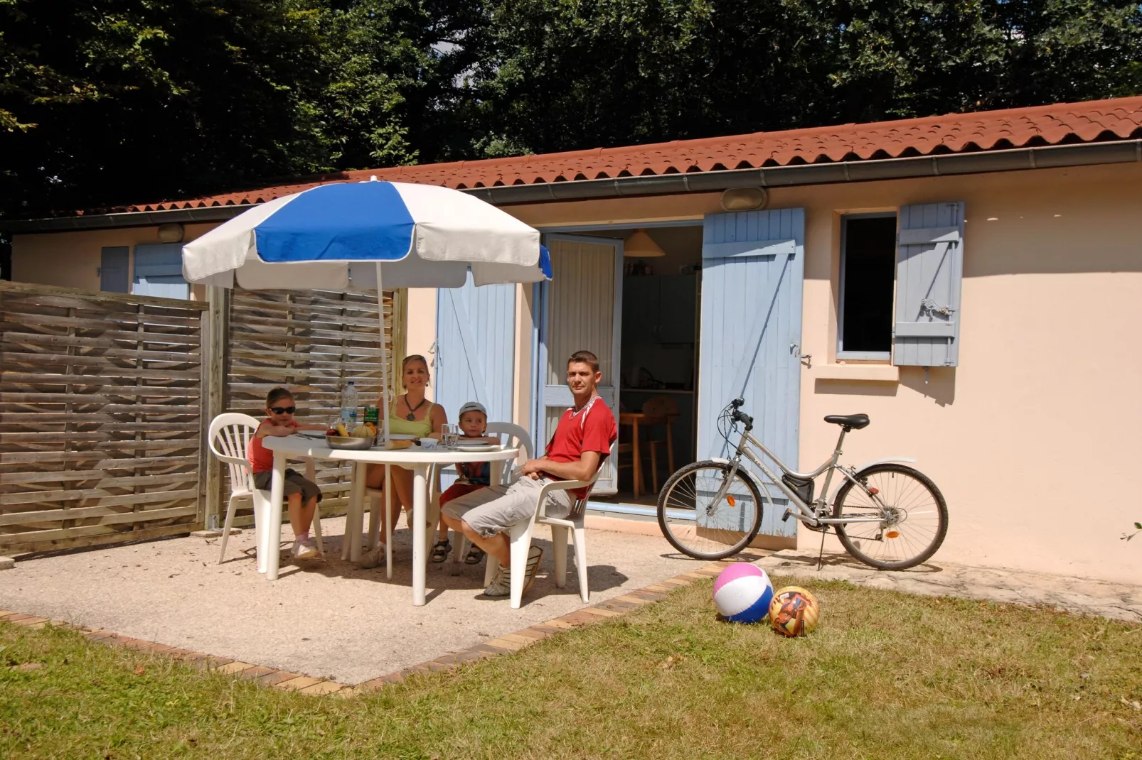 Gîte 3 Pièces 6 Personnes 1  bébé Roncière-Terrasbalkon