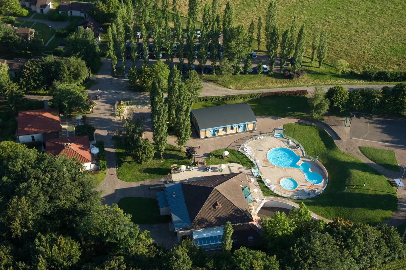 Gîte 3 Pièces 6 Personnes 1  bébé Roncière-Exterieur winter