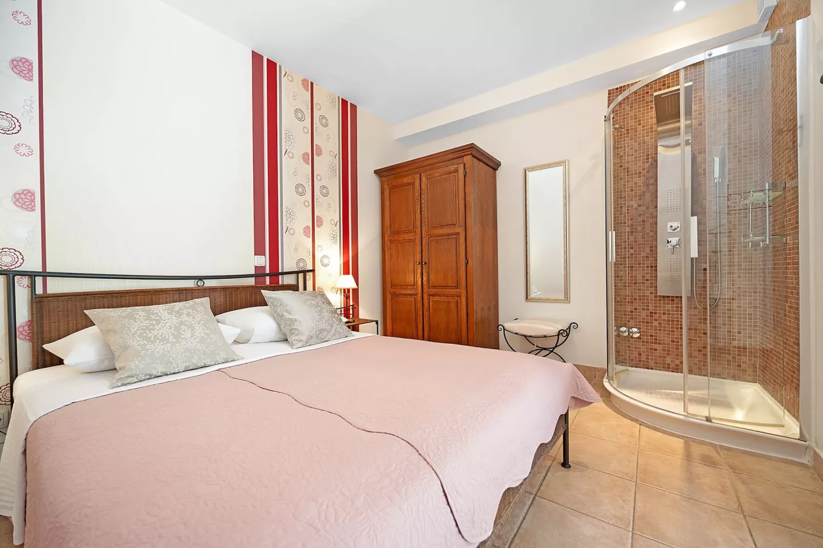 Blanka Studio - Shared Jacuzzi, Magical Garden-Slaapkamer