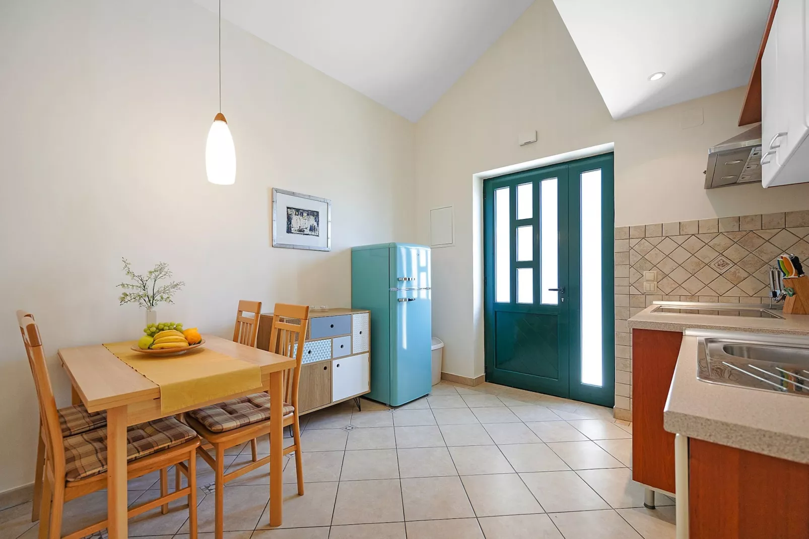 Blanka C2 - Shared Jacuzzi, Magical Garden-Eetkamer