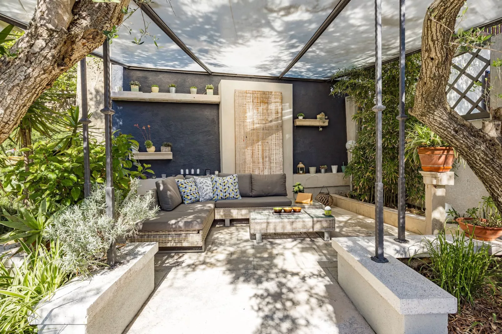 Blanka C2 - Shared Jacuzzi, Magical Garden-Terras