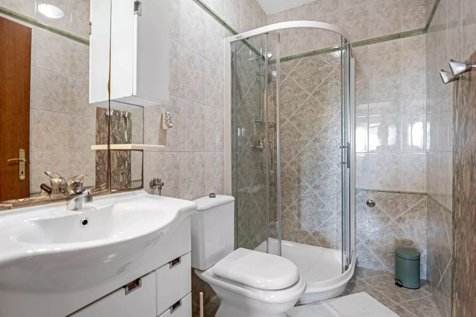Blanka B2 - Shared Jacuzzi, Magical Garden-Badkamer