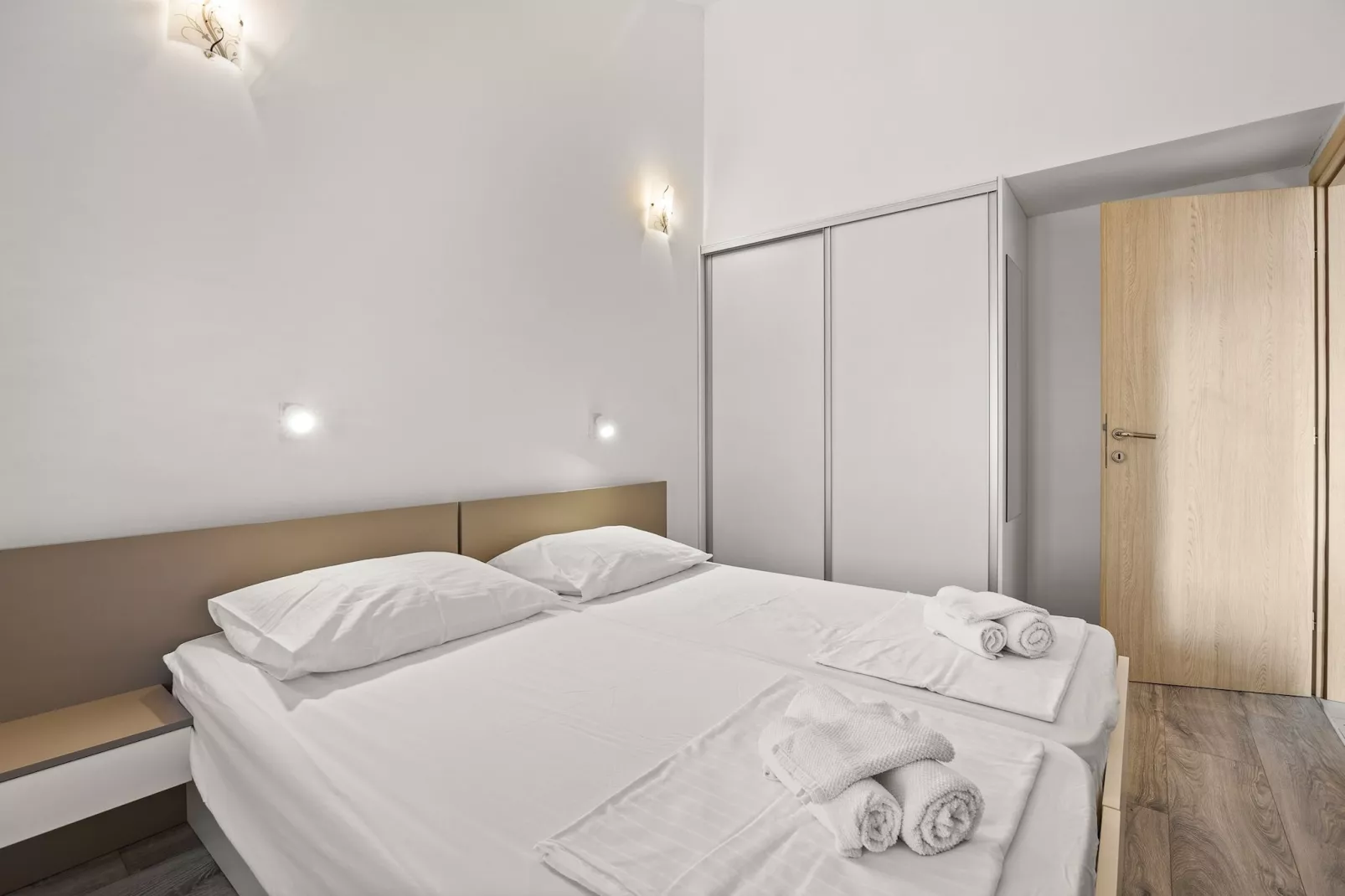 Apartment Paula with Sea View-Slaapkamer