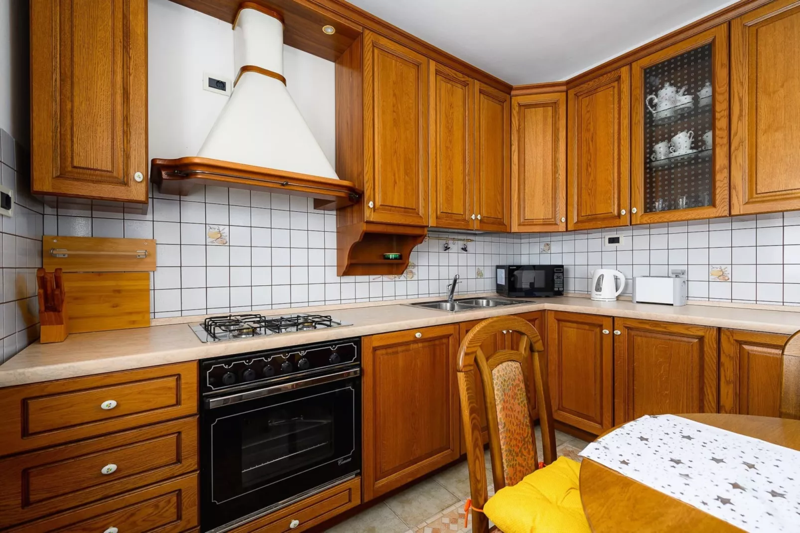 Apartment Lara with Swimming Pool - Paradiz-Keuken
