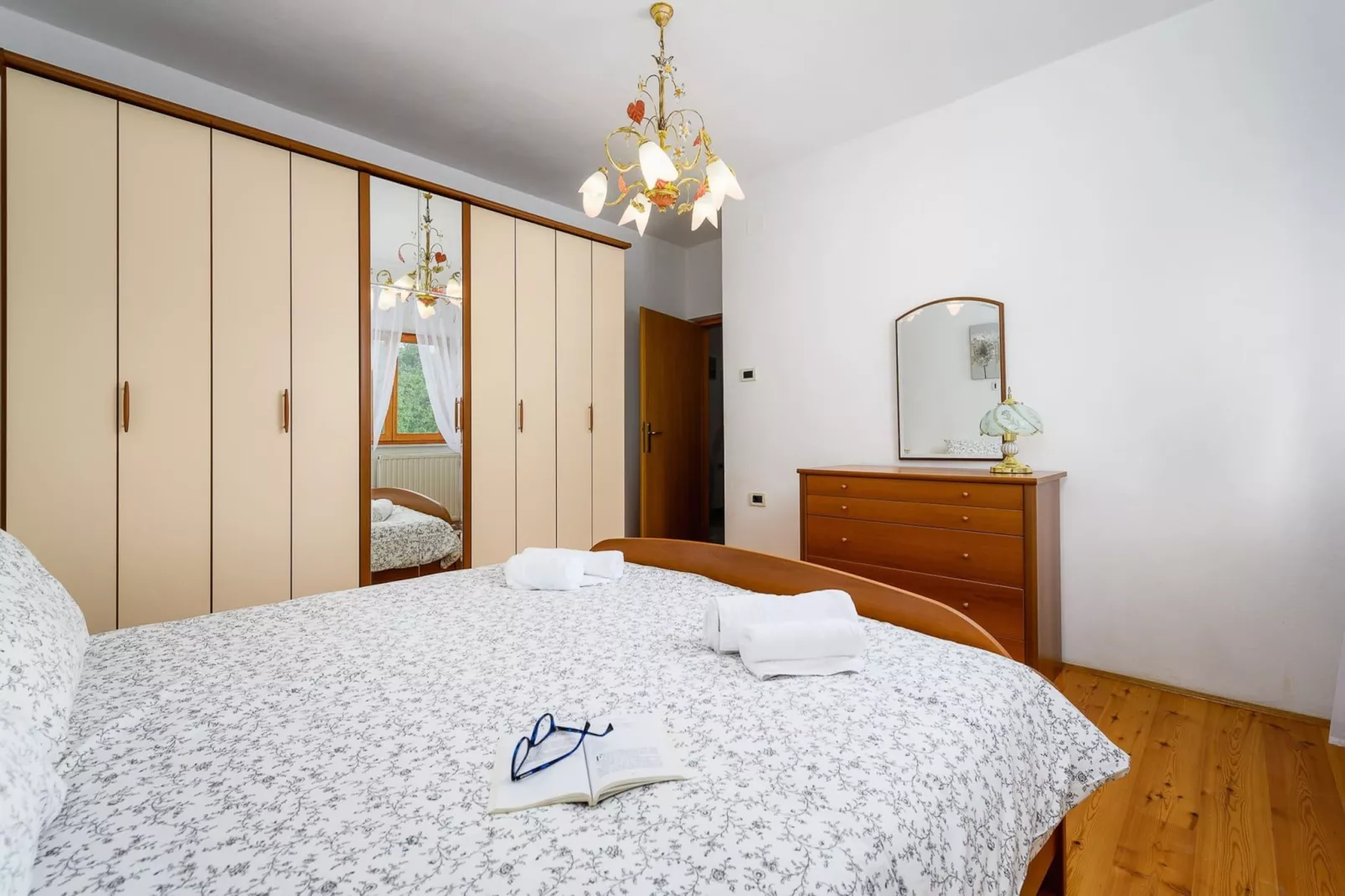 Apartment Lara with Swimming Pool - Paradiz-Slaapkamer