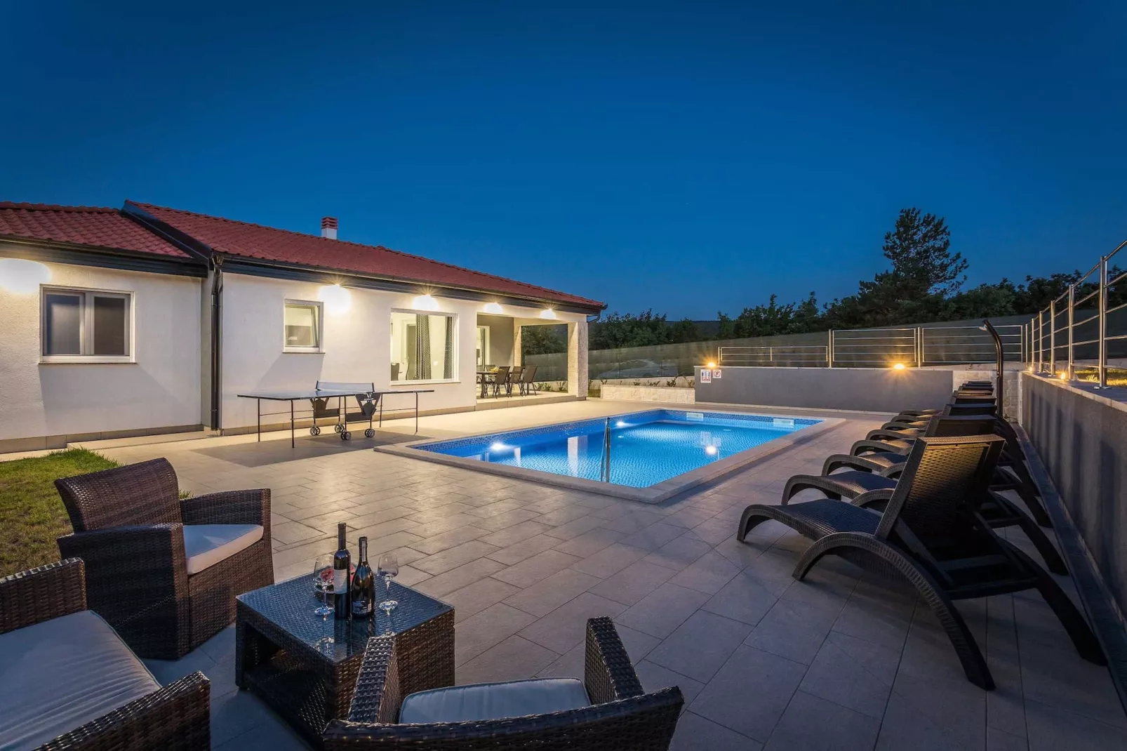 Holiday Home Greta with Private Pool-Zwembad