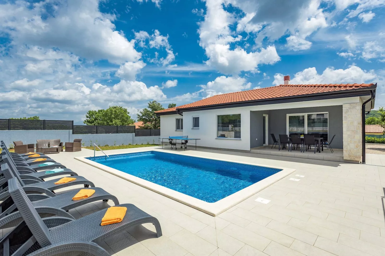 Holiday Home Greta with Private Pool-Zwembad