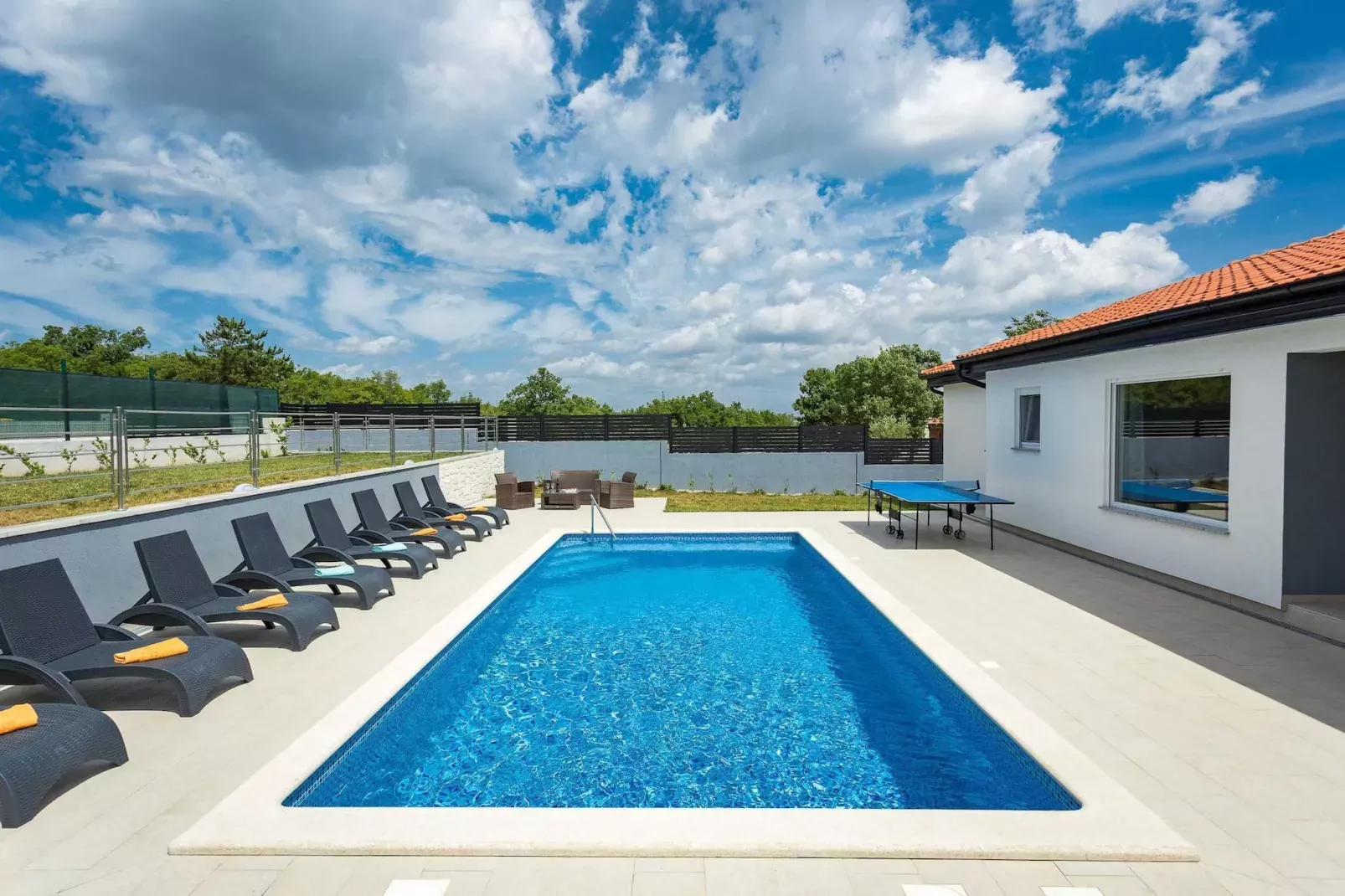 Holiday Home Greta with Private Pool-Zwembad