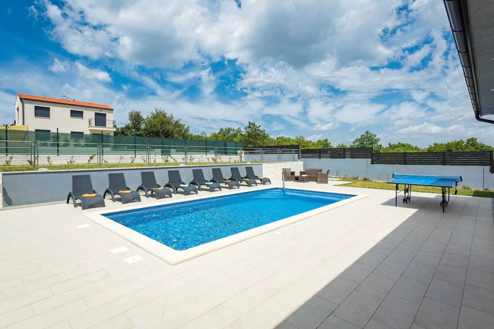 Holiday Home Greta with Private Pool-Zwembad