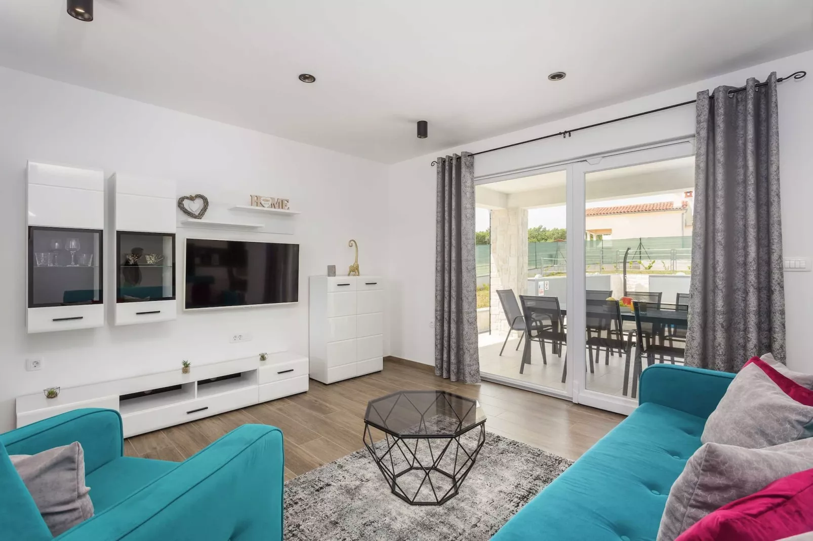 Holiday Home Greta with Private Pool-Woonkamer
