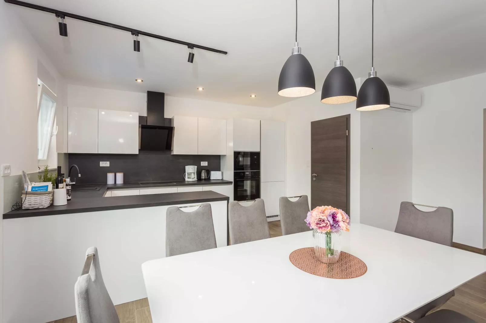 Holiday Home Greta with Private Pool-Keuken