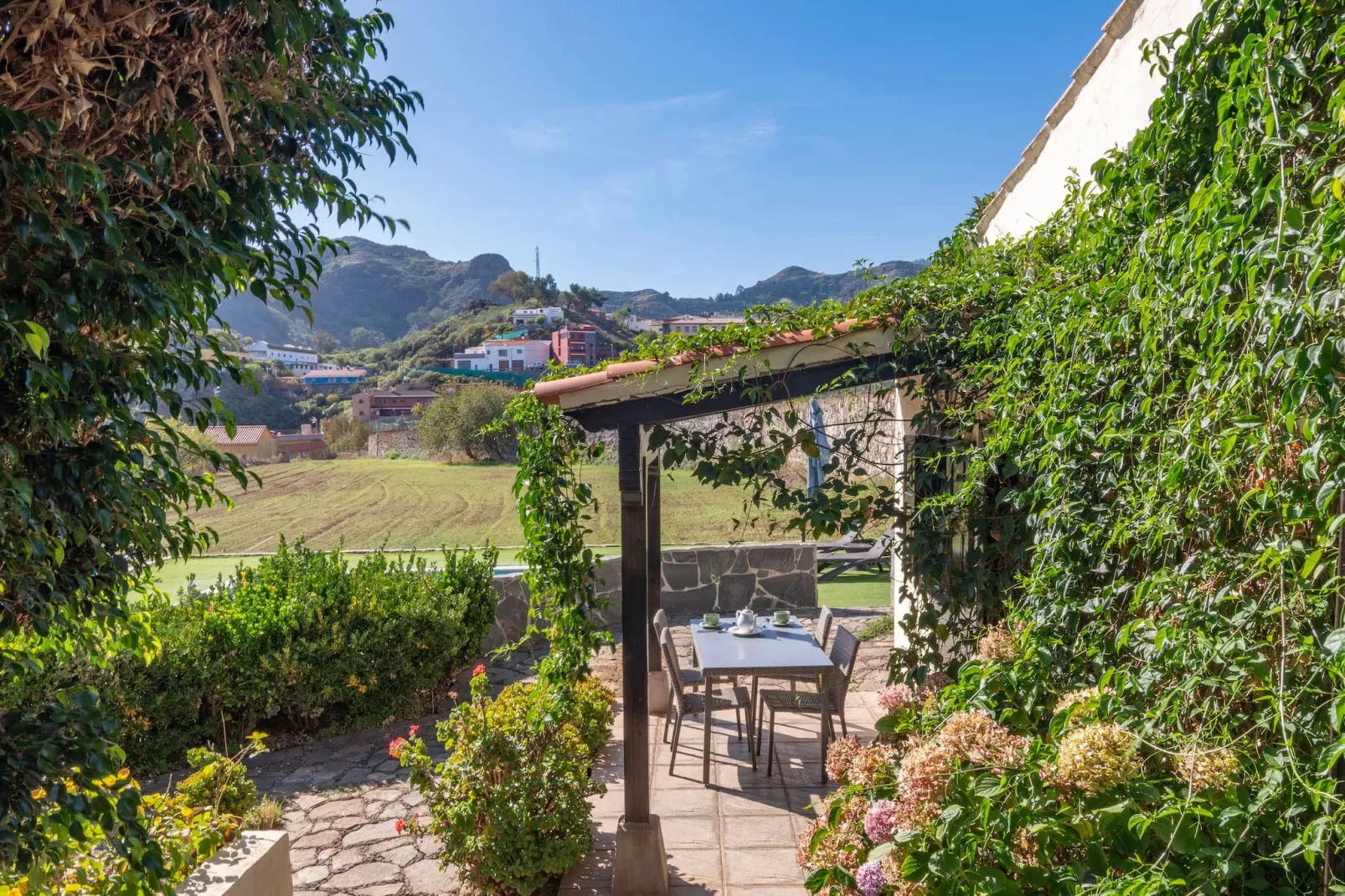 GC0143 Mi Perlita-Terrasbalkon
