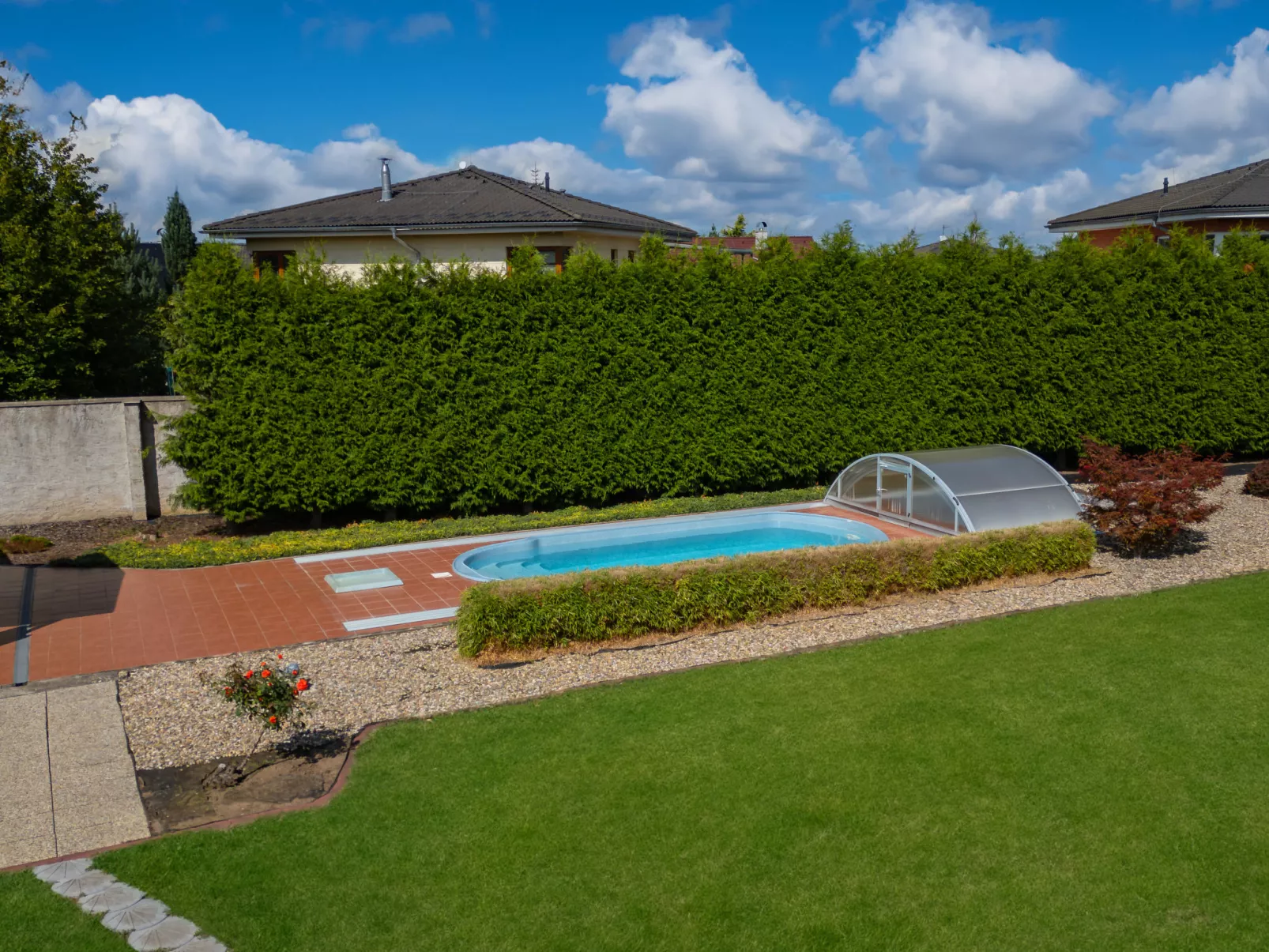 Pool & Garden Villa-Buiten