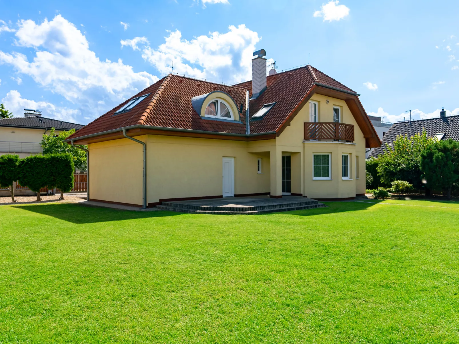 Pool & Garden Villa-Buiten