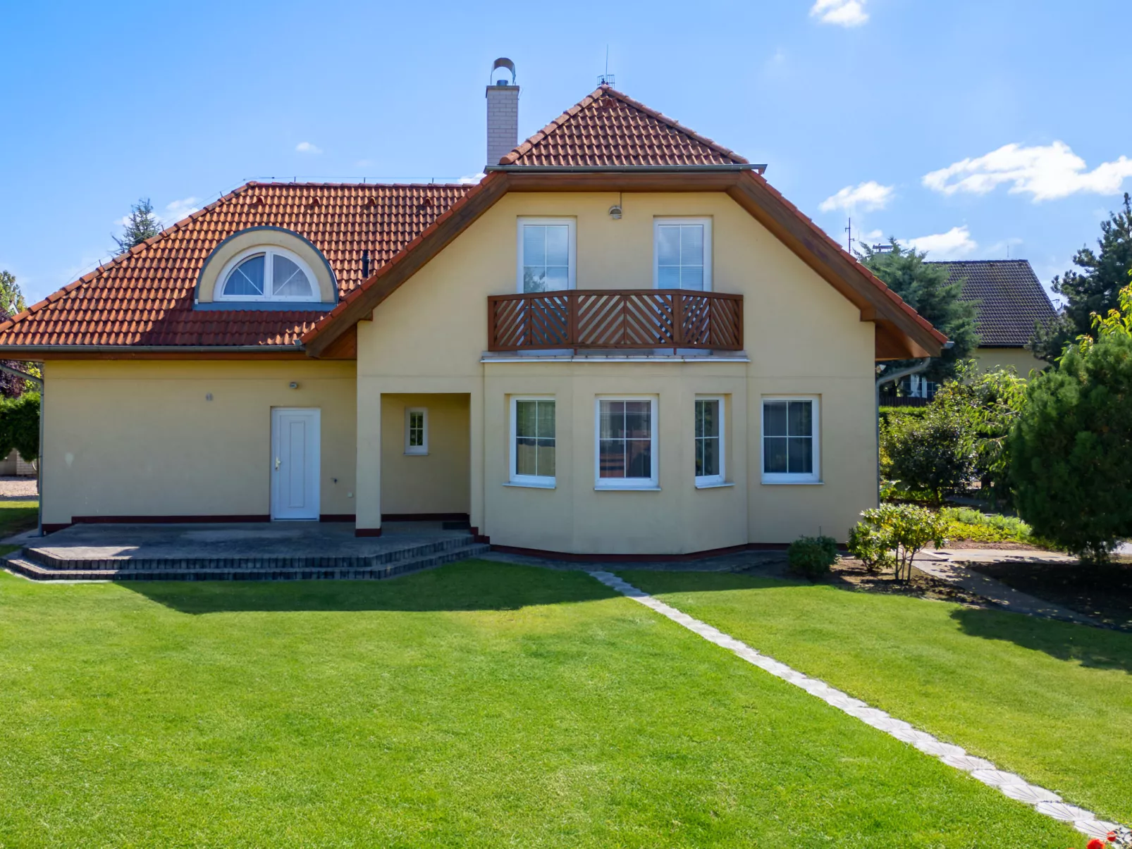 Pool & Garden Villa-Buiten