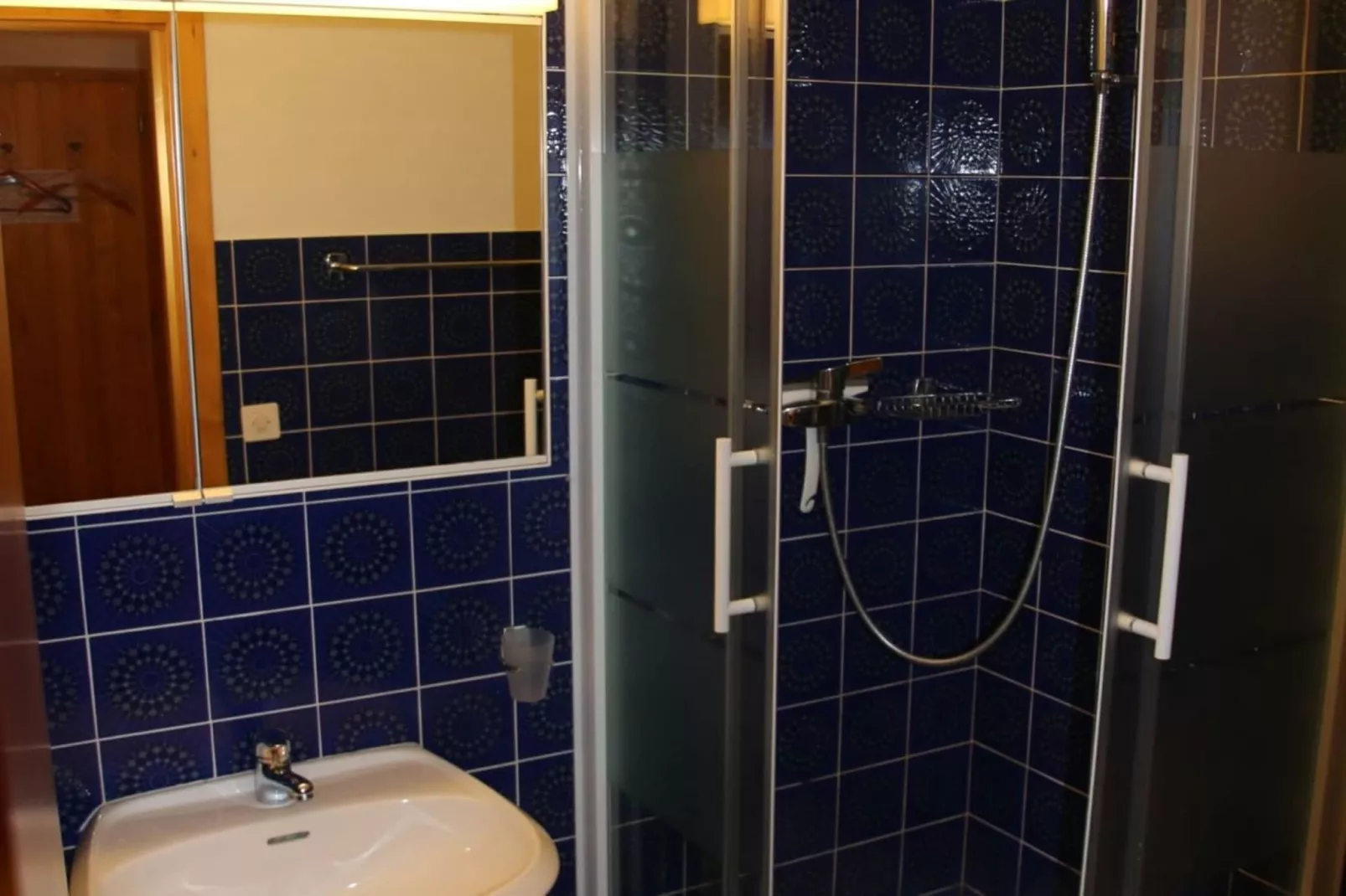 Combyre C 035 - COMFORTABLE apartment 6 pers-Badkamer