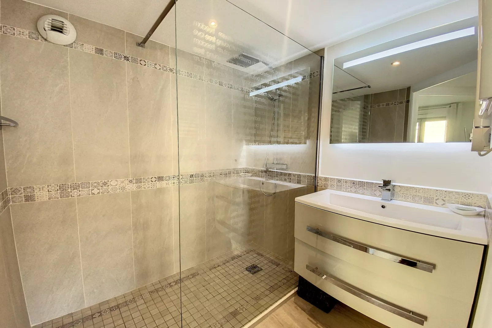 Le Crystal A N°303 - 3P4-Badkamer