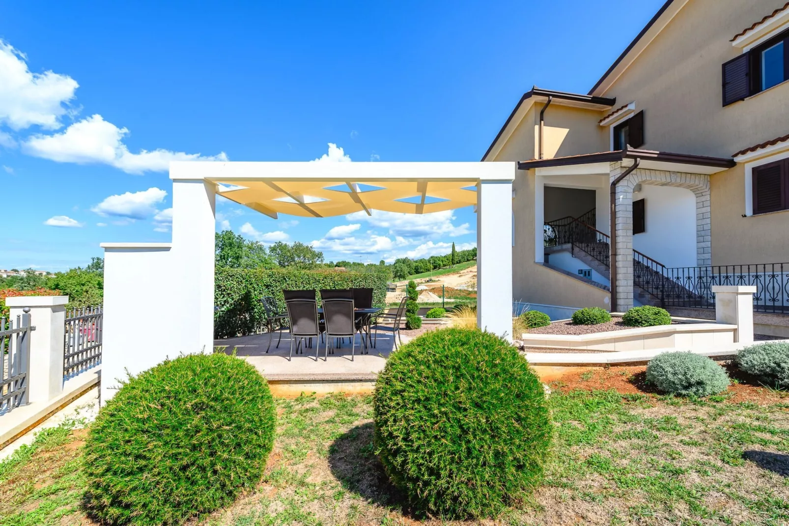 Premium Apartment Silvia II with private pool-Tuinen zomer