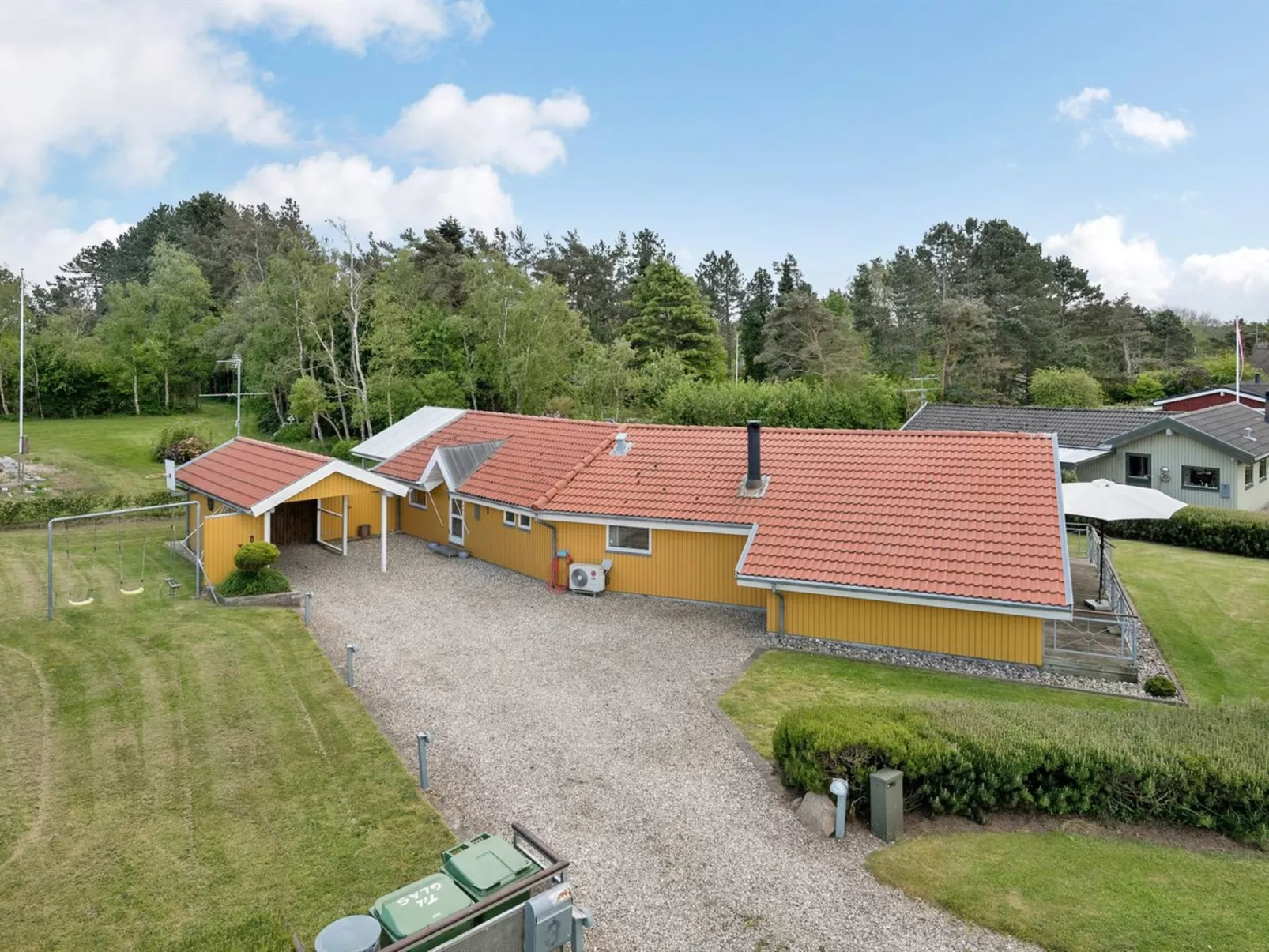 "Hjalmar" - 400m from the sea