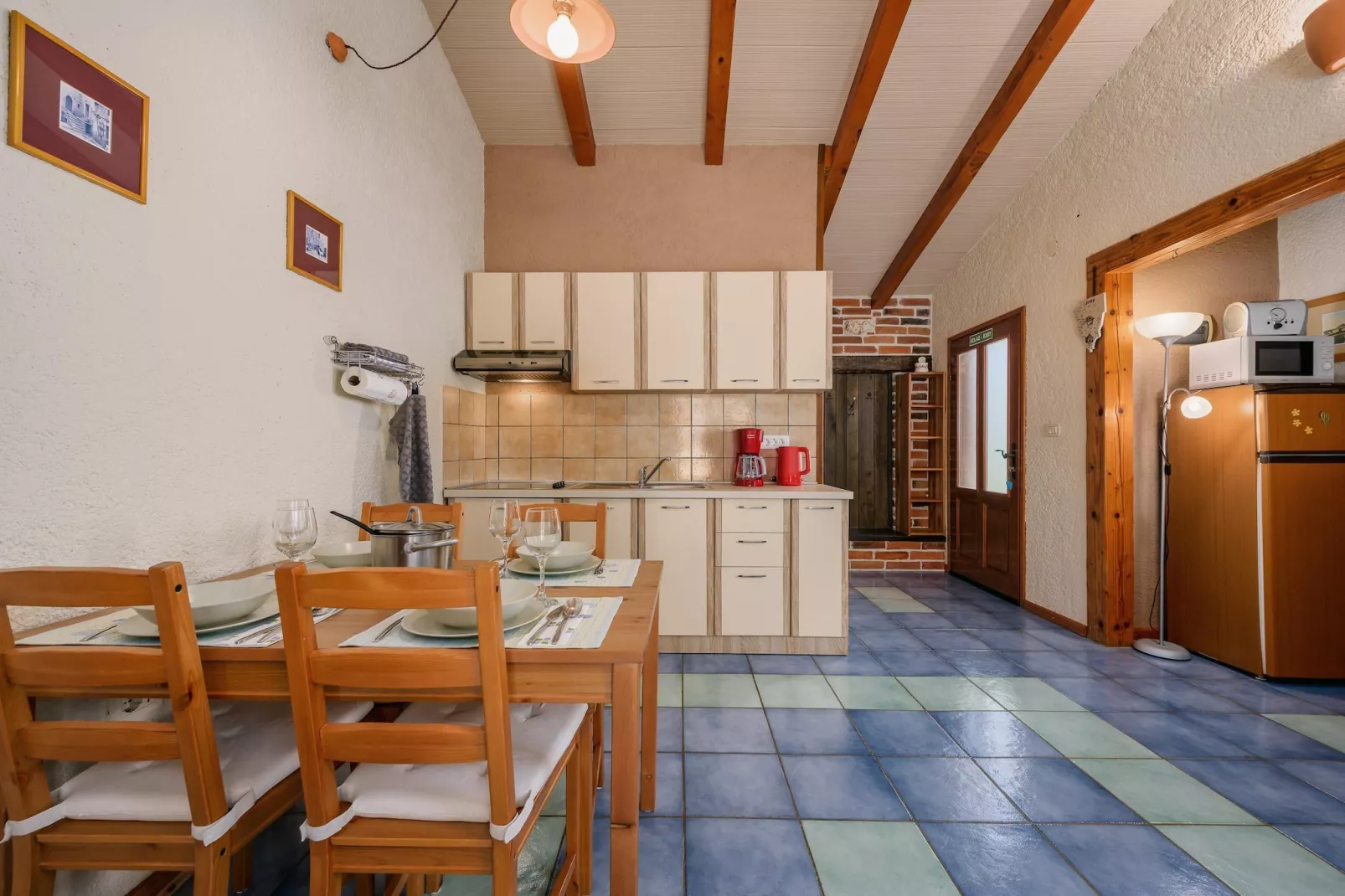 Apartment Milena- Visnjan with pool-Eetkamer