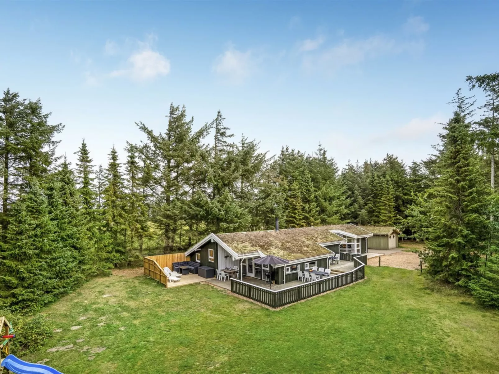 "Sunneva" - 1km from the sea-Buiten