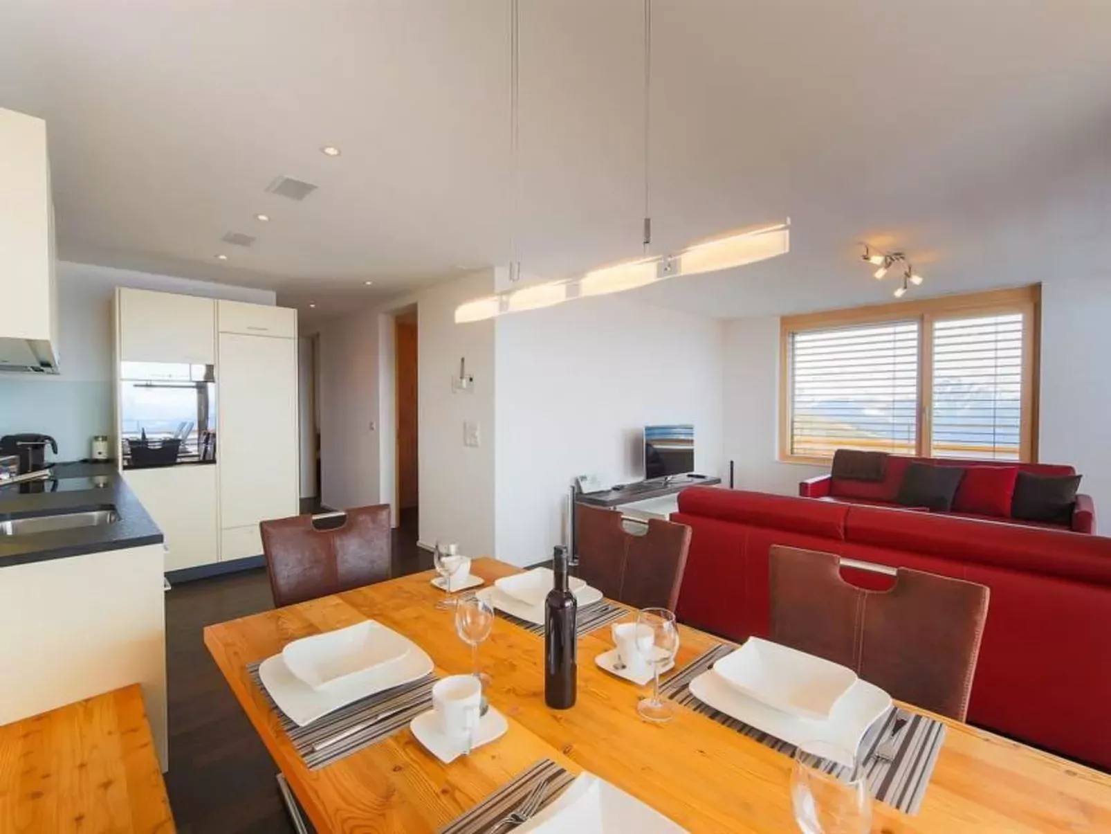 Apartmenthaus Riederhoru A 1. OG Ost-Binnen