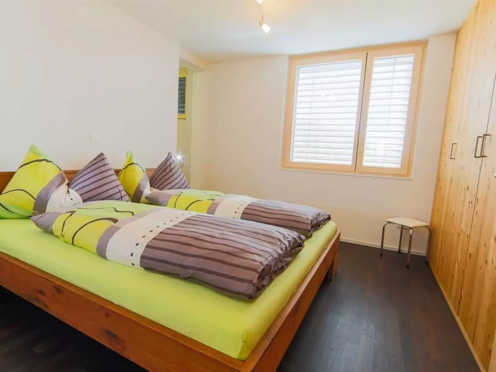 Apartmenthaus Riederhoru A 1. OG Ost-Binnen