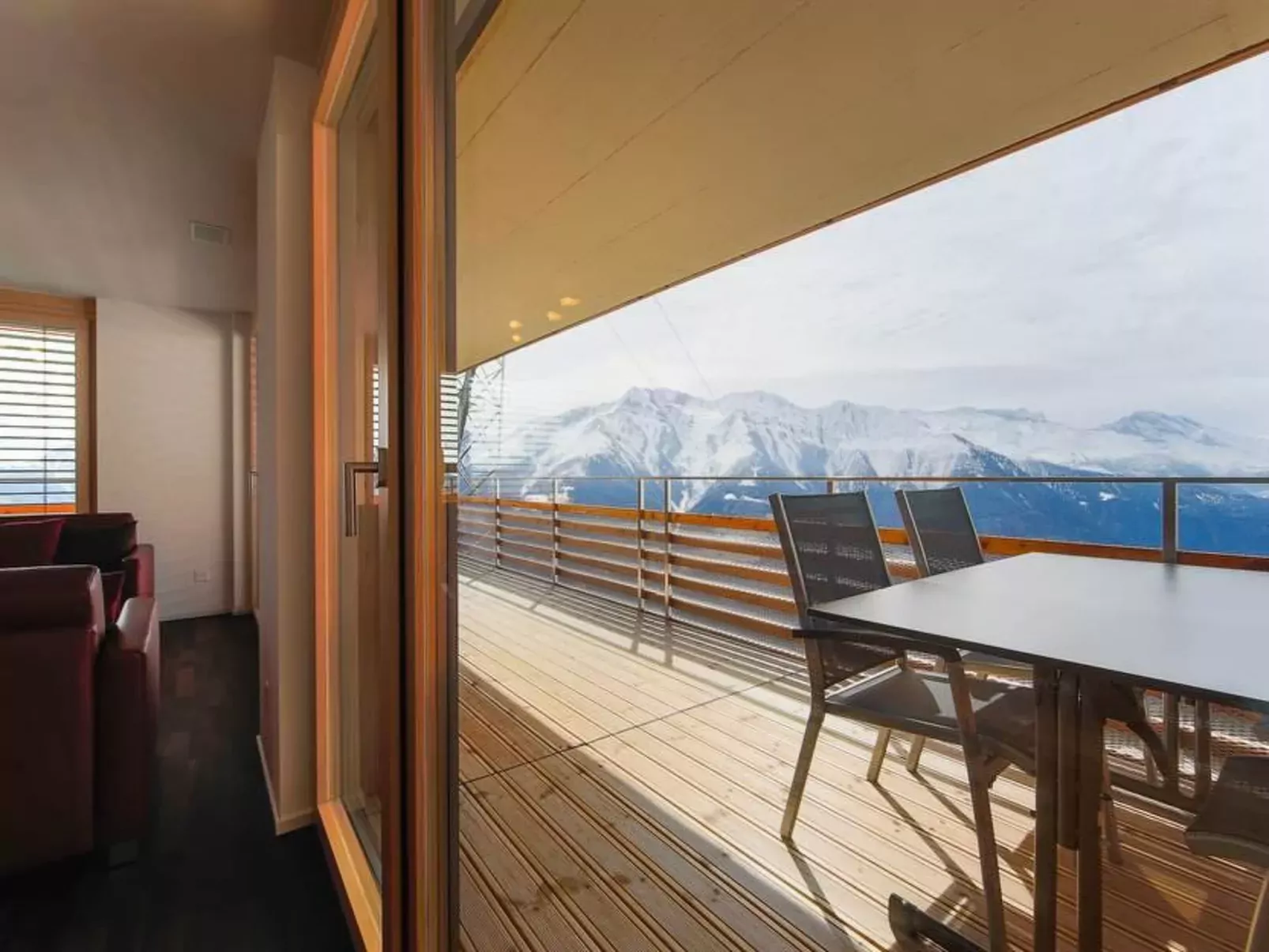 Apartmenthaus Riederhoru A 1. OG Ost-Binnen