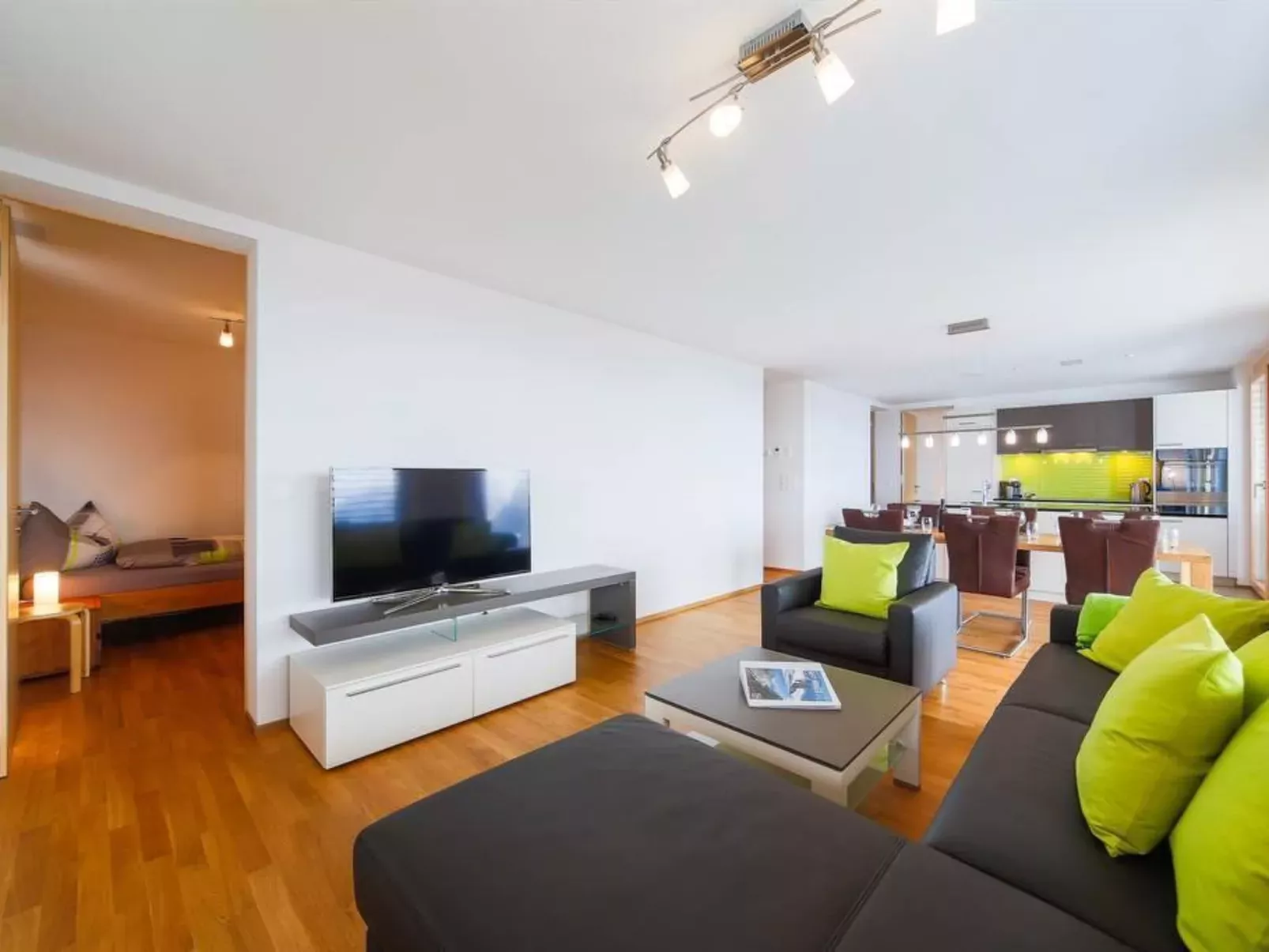 Apartmenthaus Riederhoru A EG-Binnen