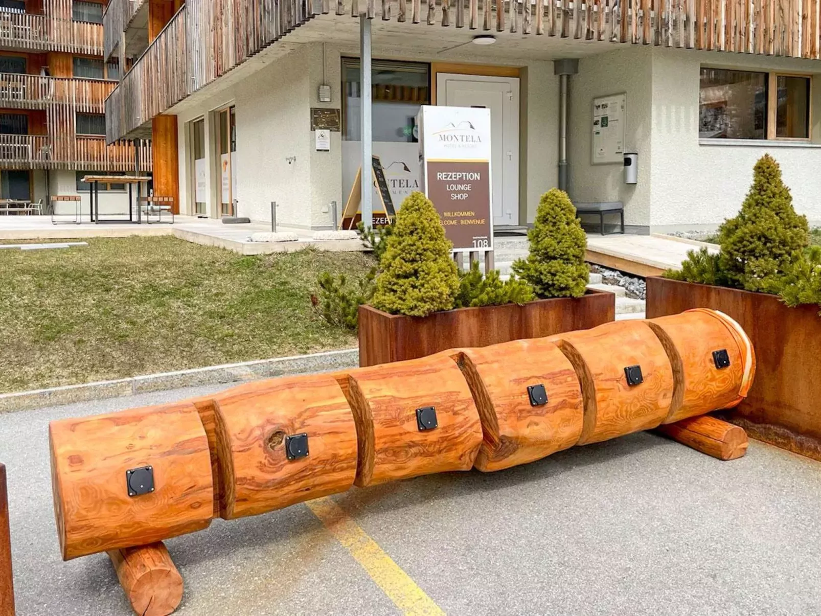 Montela Hotel & Resort - Holiday Stay-Binnen