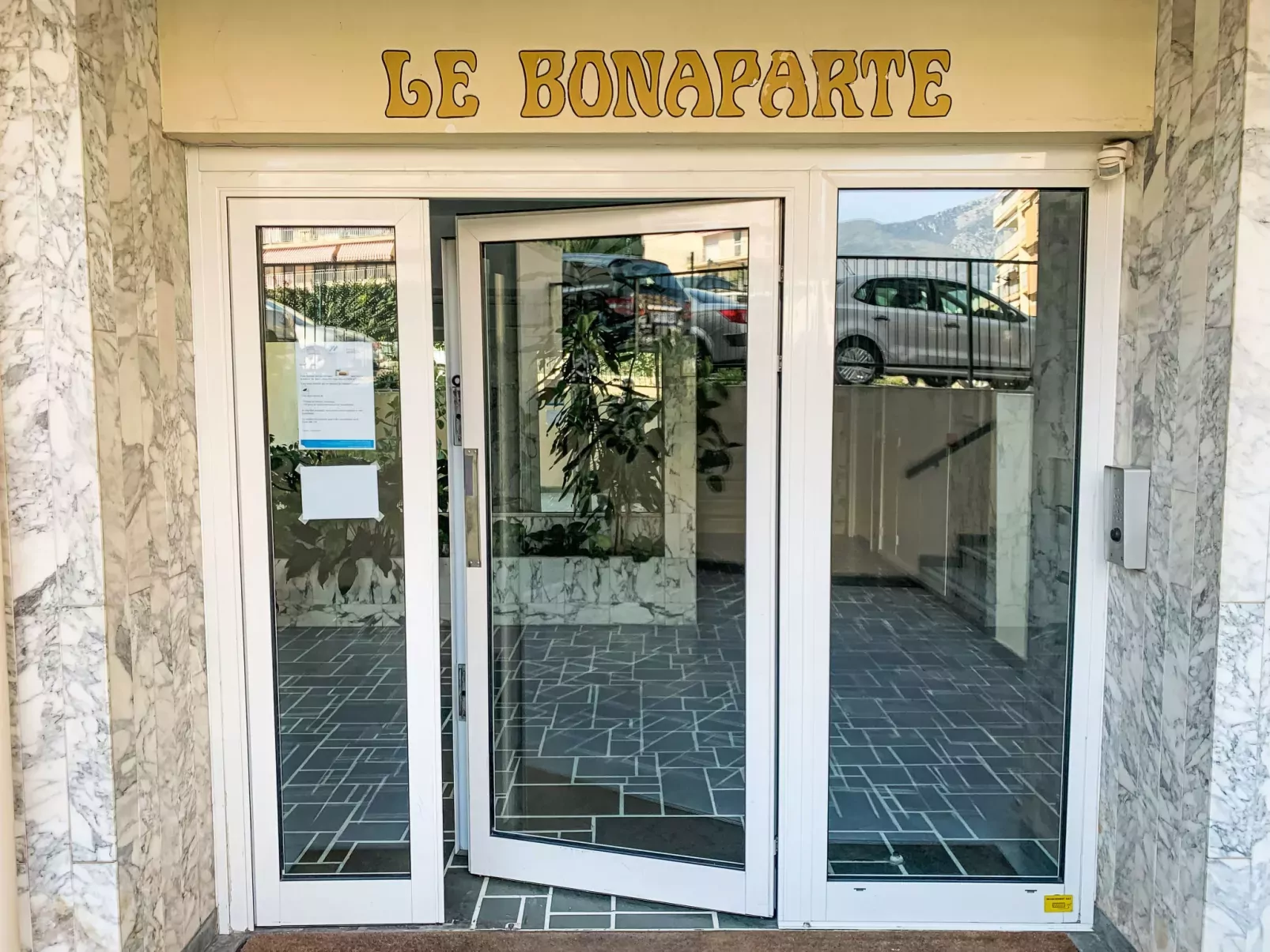 Le Bonaparte-Buiten