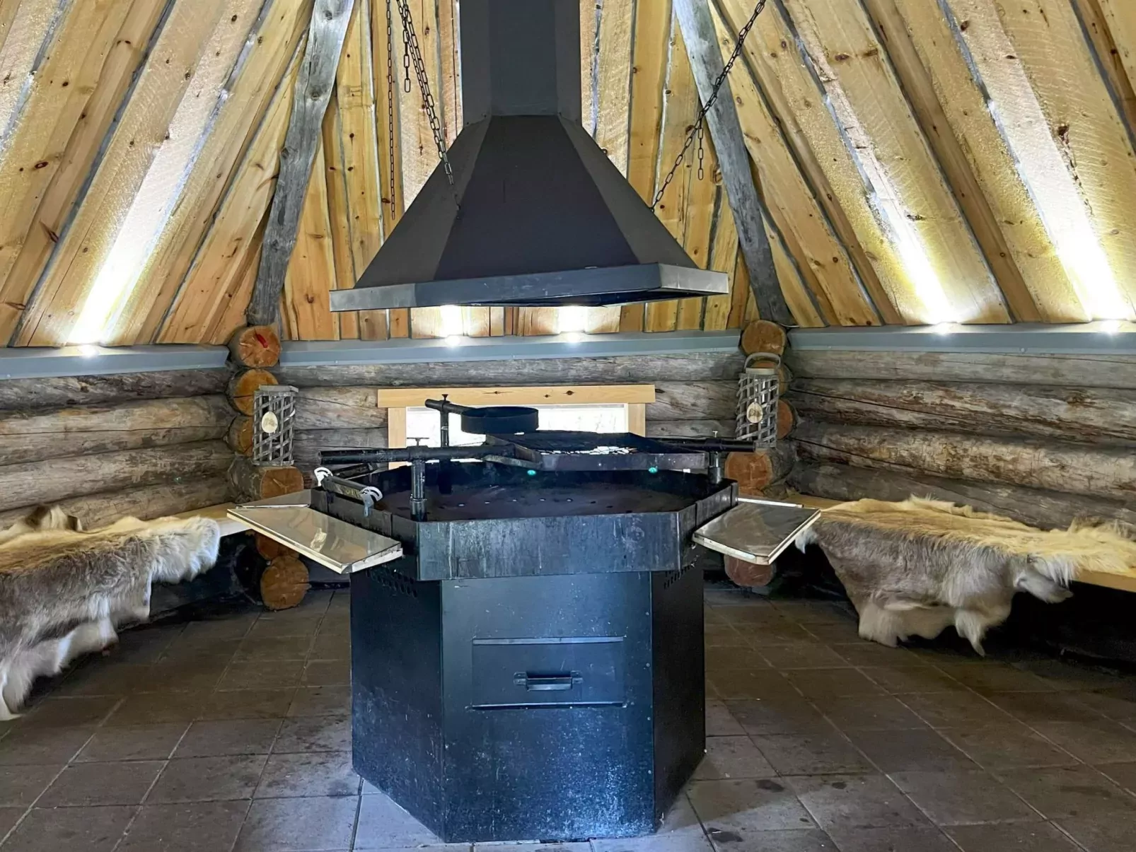 Samruam a kelohuvila-Buiten